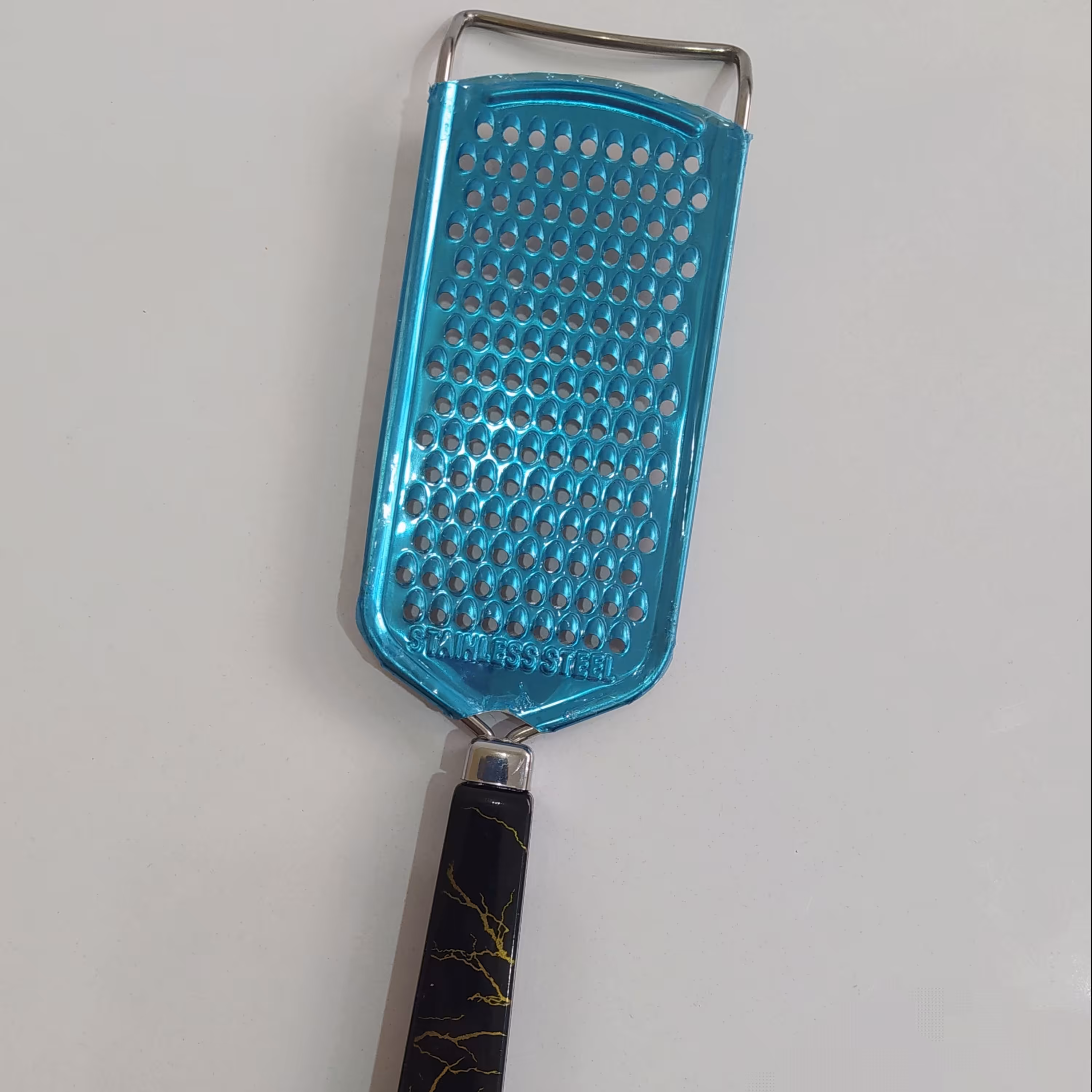 رنده استیل دندانه ریز تخت دسته طرح سنگ مرمر مشکی و سفید ( ماربل) ارسال فوری 