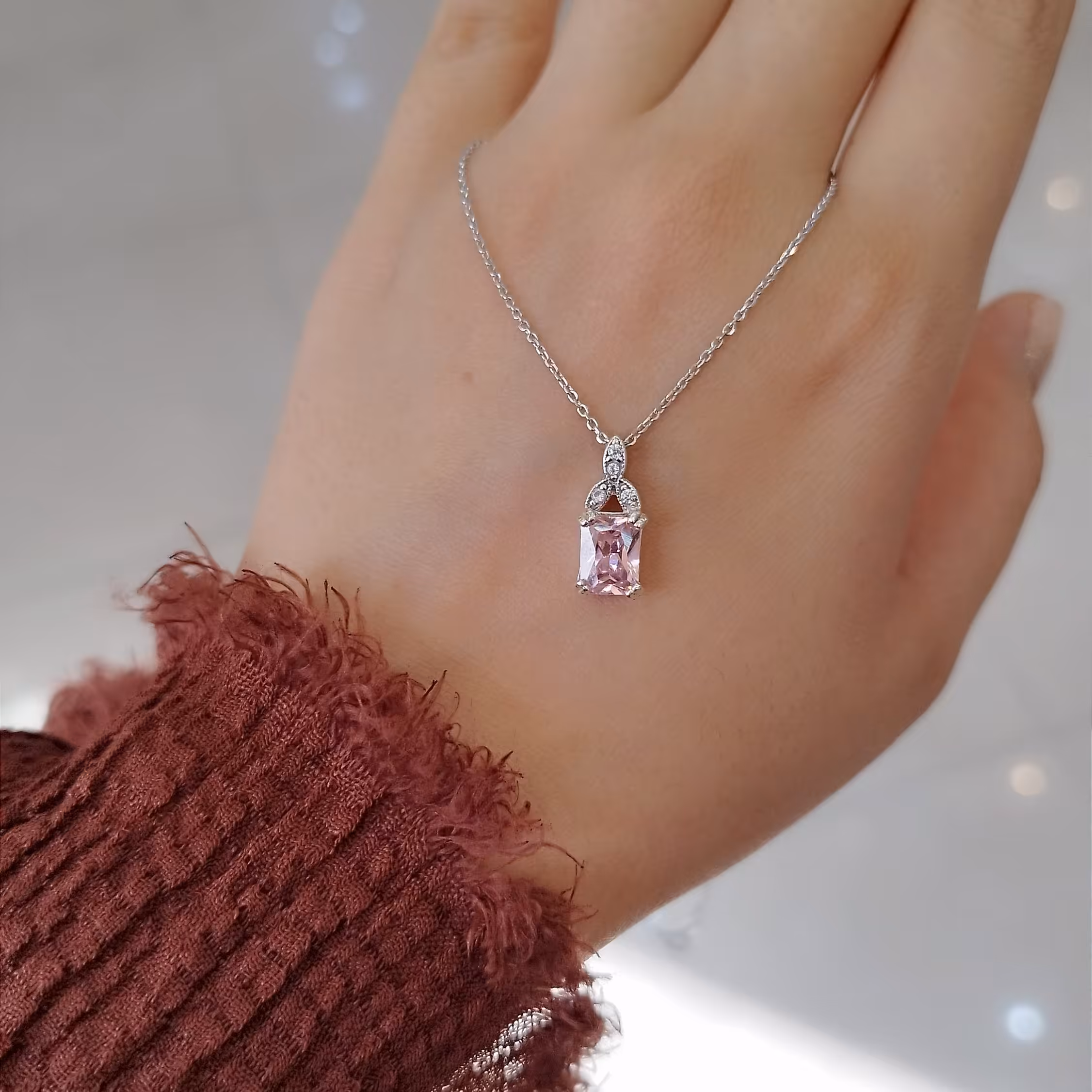 گردنبند نقره دخترانه رنگ صورتی. عیار 925 زنجیر 45 سانت ارسال همراه فاکتور 