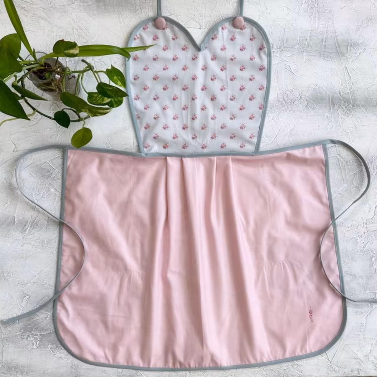 پیشبند مخمل نسوز مدل بنیتا طرح 40