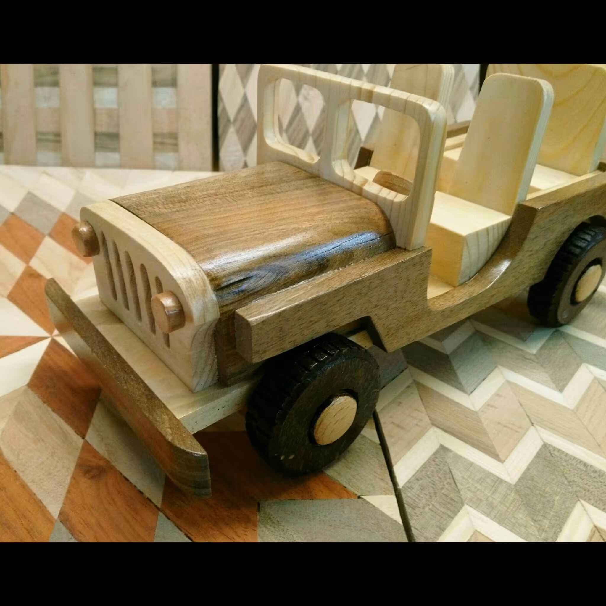 ماشین جیپ چوبی