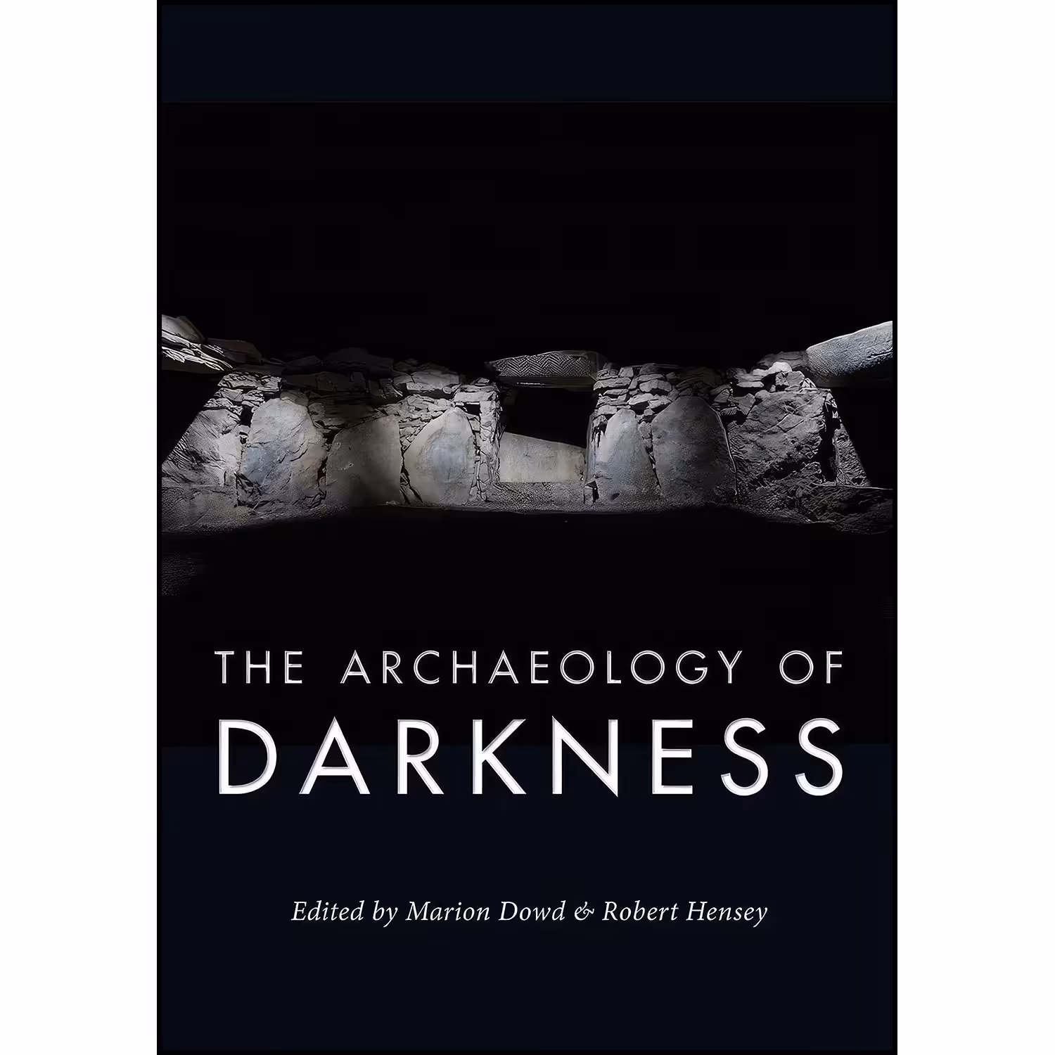 کتاب زبان اصلی The Archaeology of Darkness اثر Marion Dowd and Robert Hensey