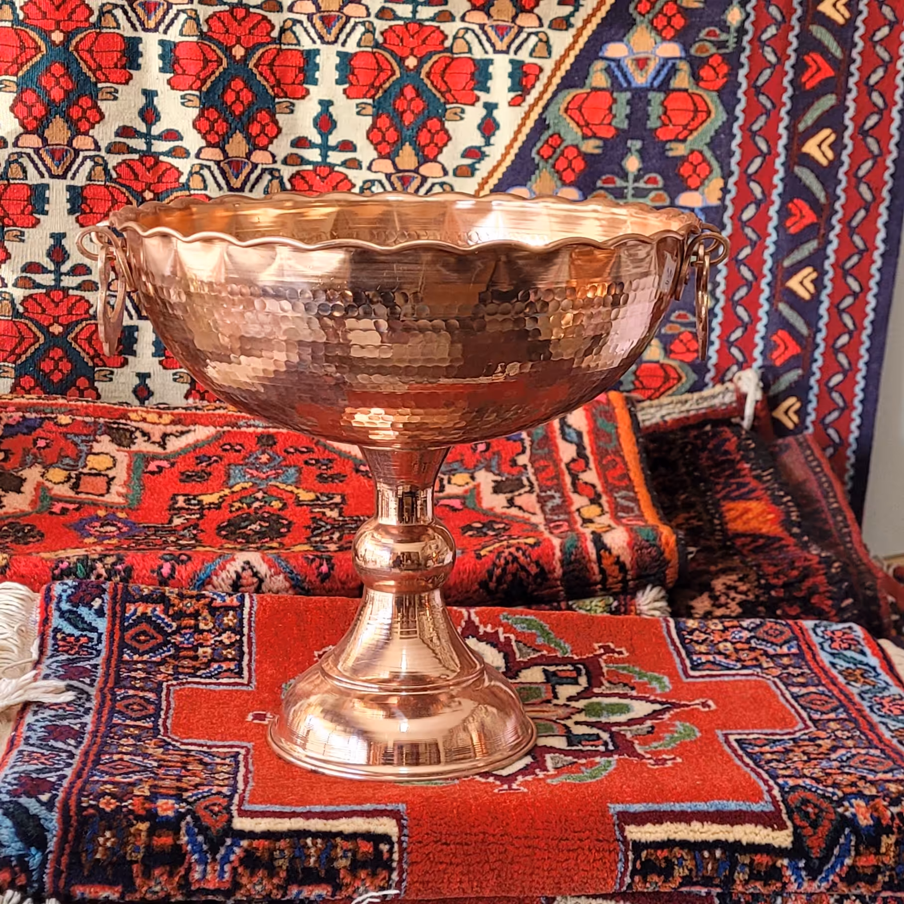 میوه خوری مسی چکشی پایه دار