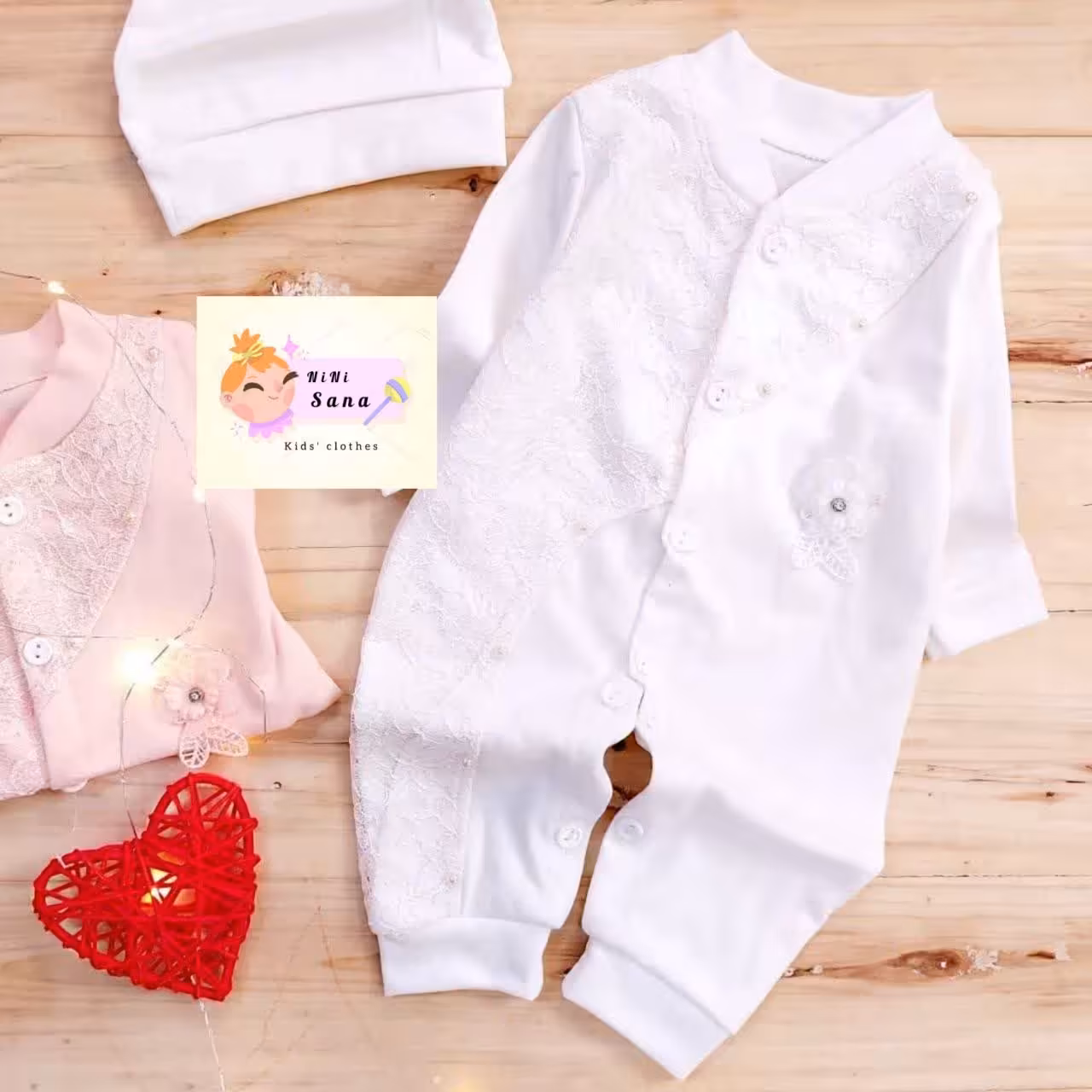 سرهمی و کلاه گیپور و گل