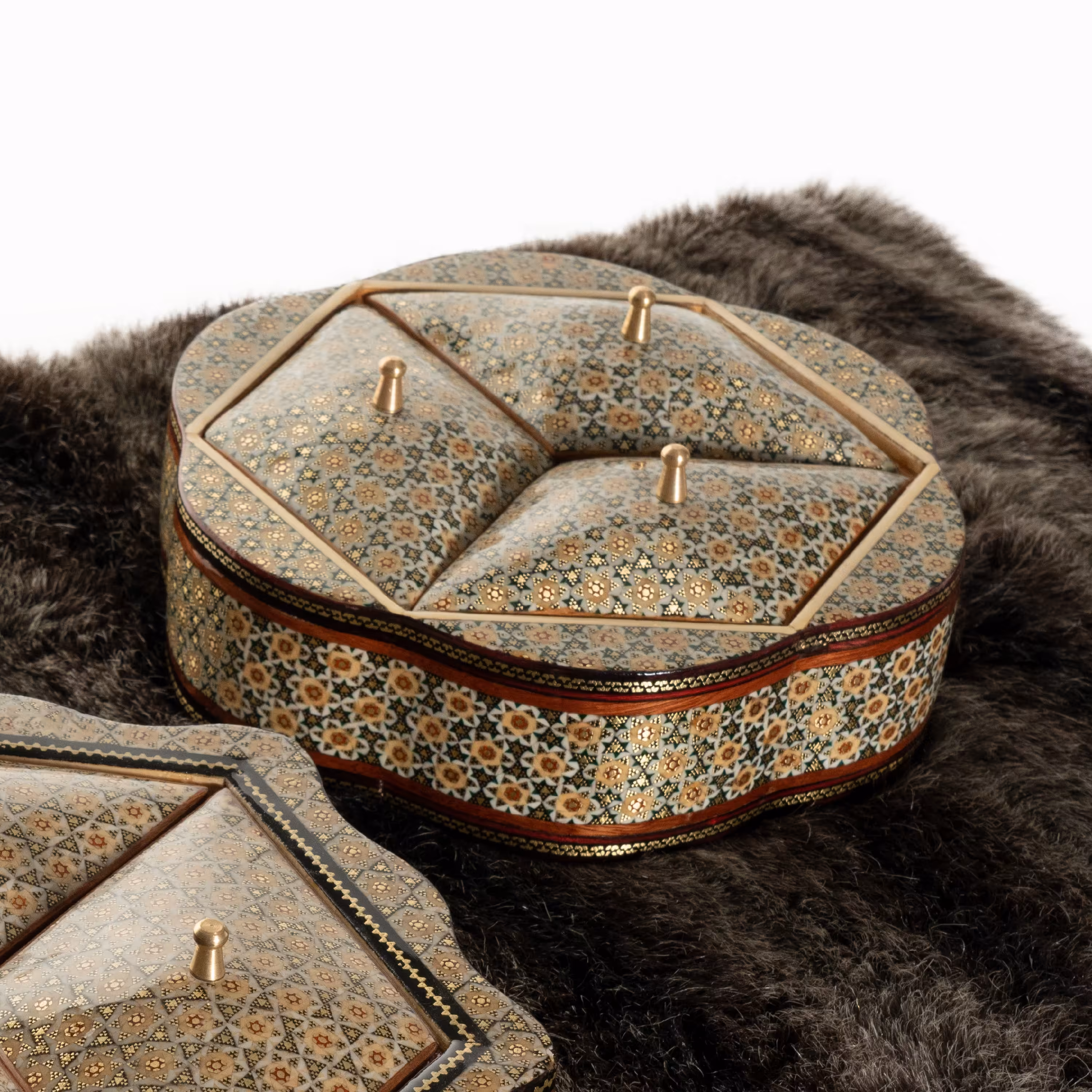 اردوخوری  خاتم وچوب متوسط سه درب 