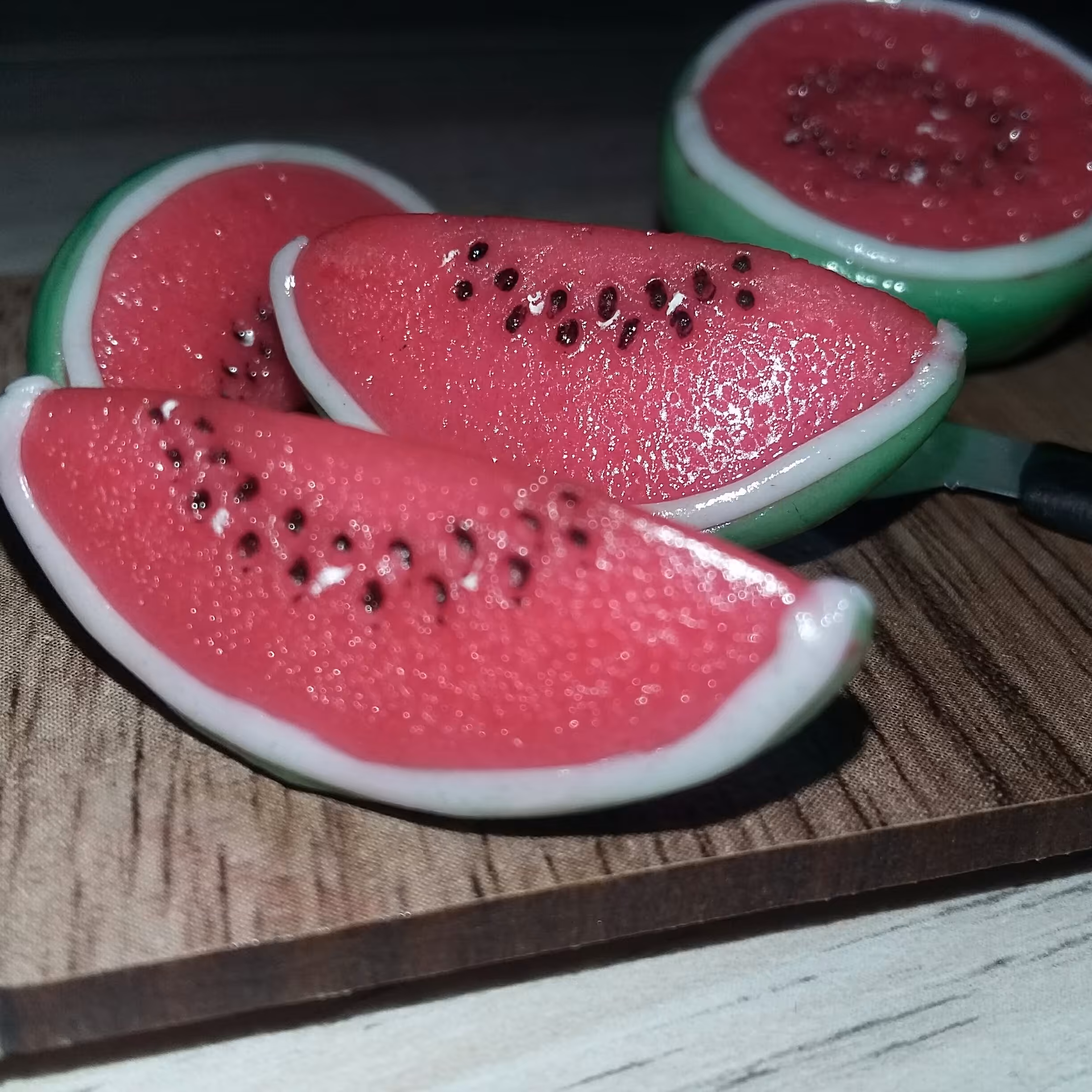 مگنت هندوانه قاچ خورده به شرط چاقو