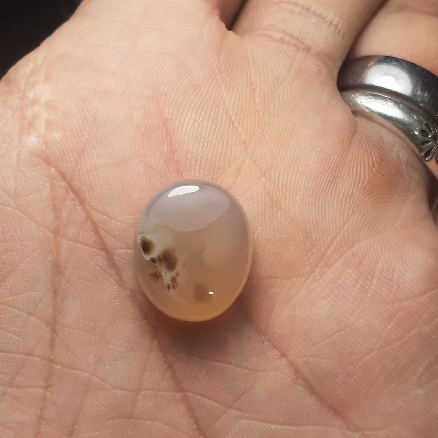 نگین عقیق معدنی عسلی