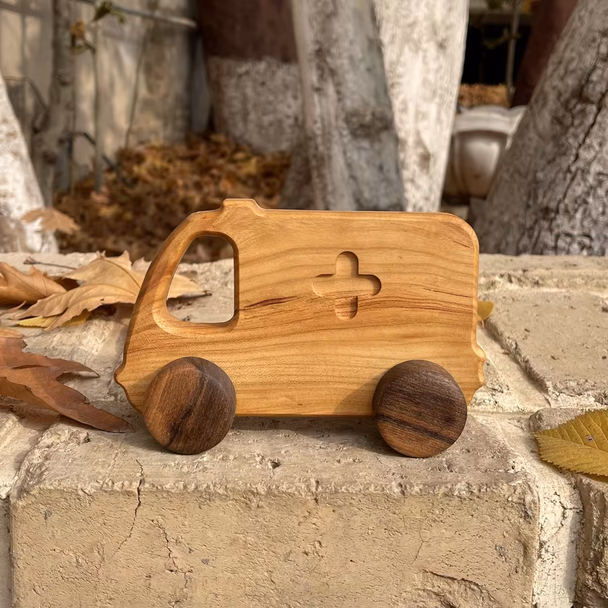 ماشین چوبی مدل آمبولانس چوب گیلاس