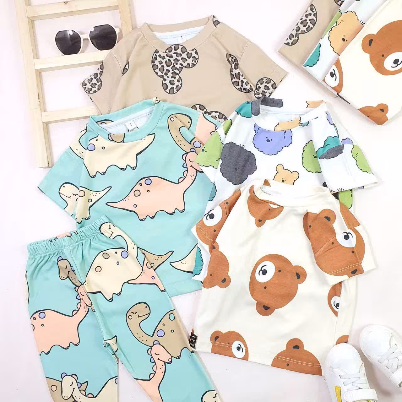 تیشرت آستین کوتاه و شلوار اسپرت مناسب 1 تا 8 سال 