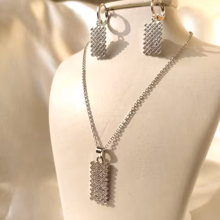 نیم ست استیل نقره ای نگین دار 