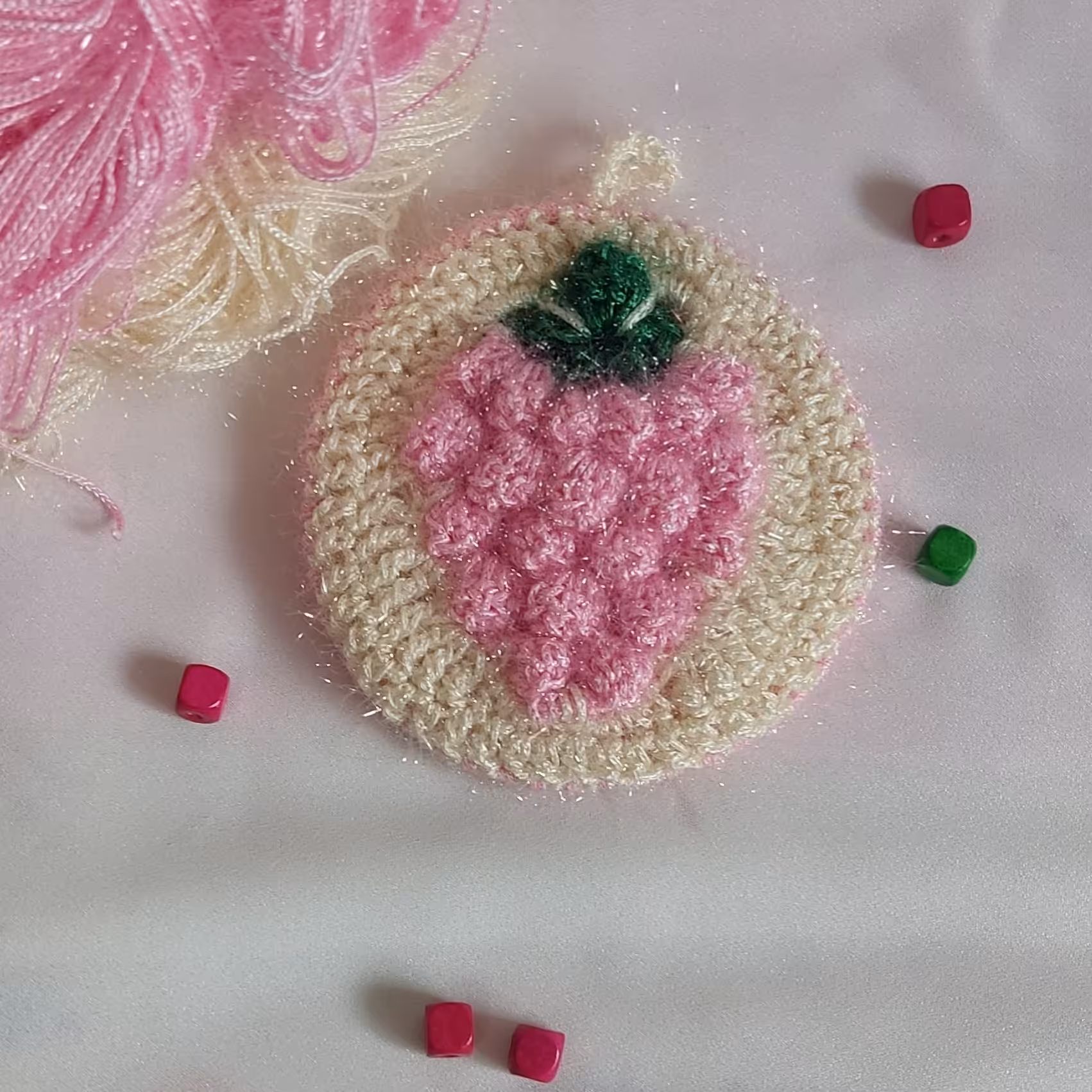 اسکاج سوزنی طرح خوشه انگور رنگ صورتی کرمی