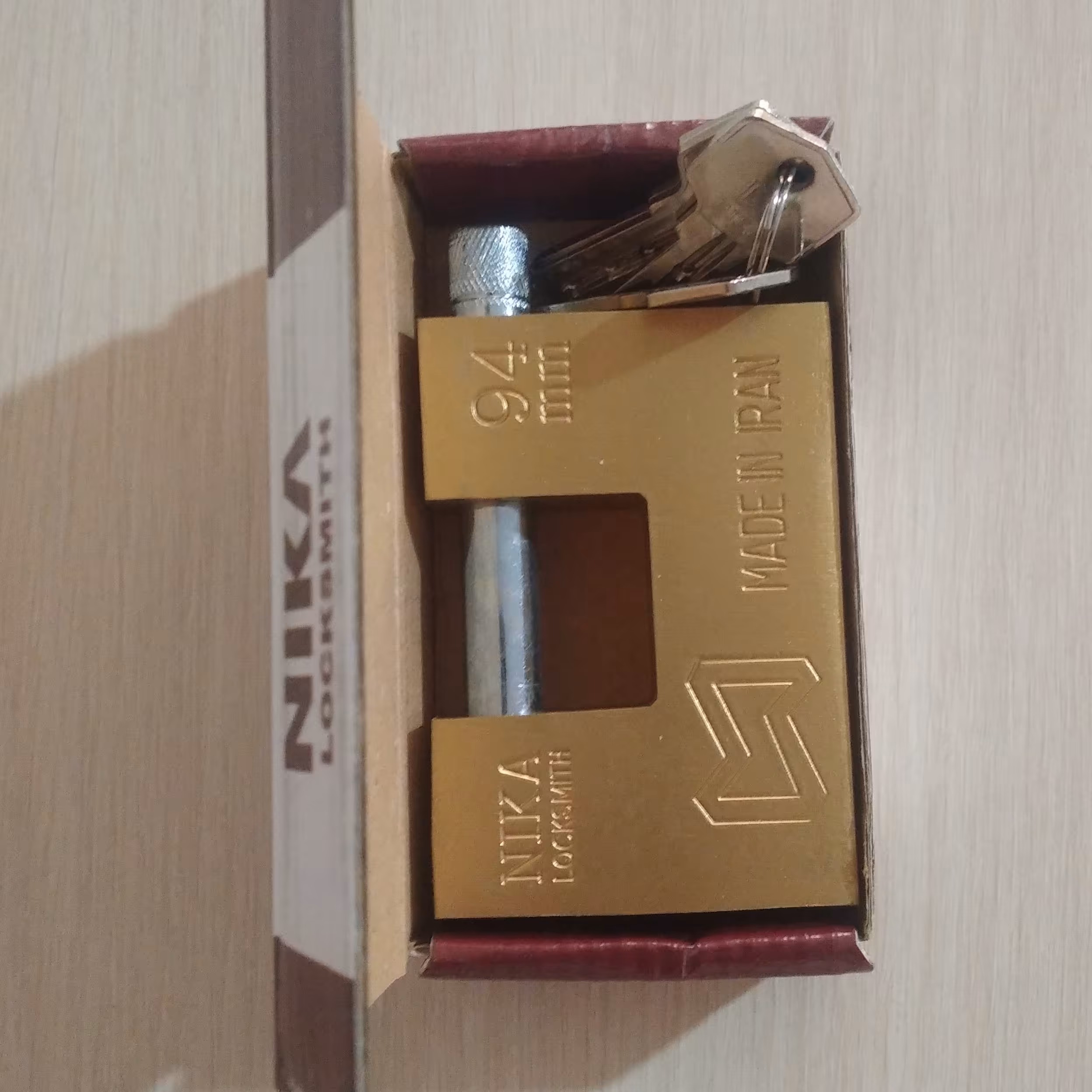 قفل کتابی طرح برنجی نیکا ساخت شرکت  نیکا