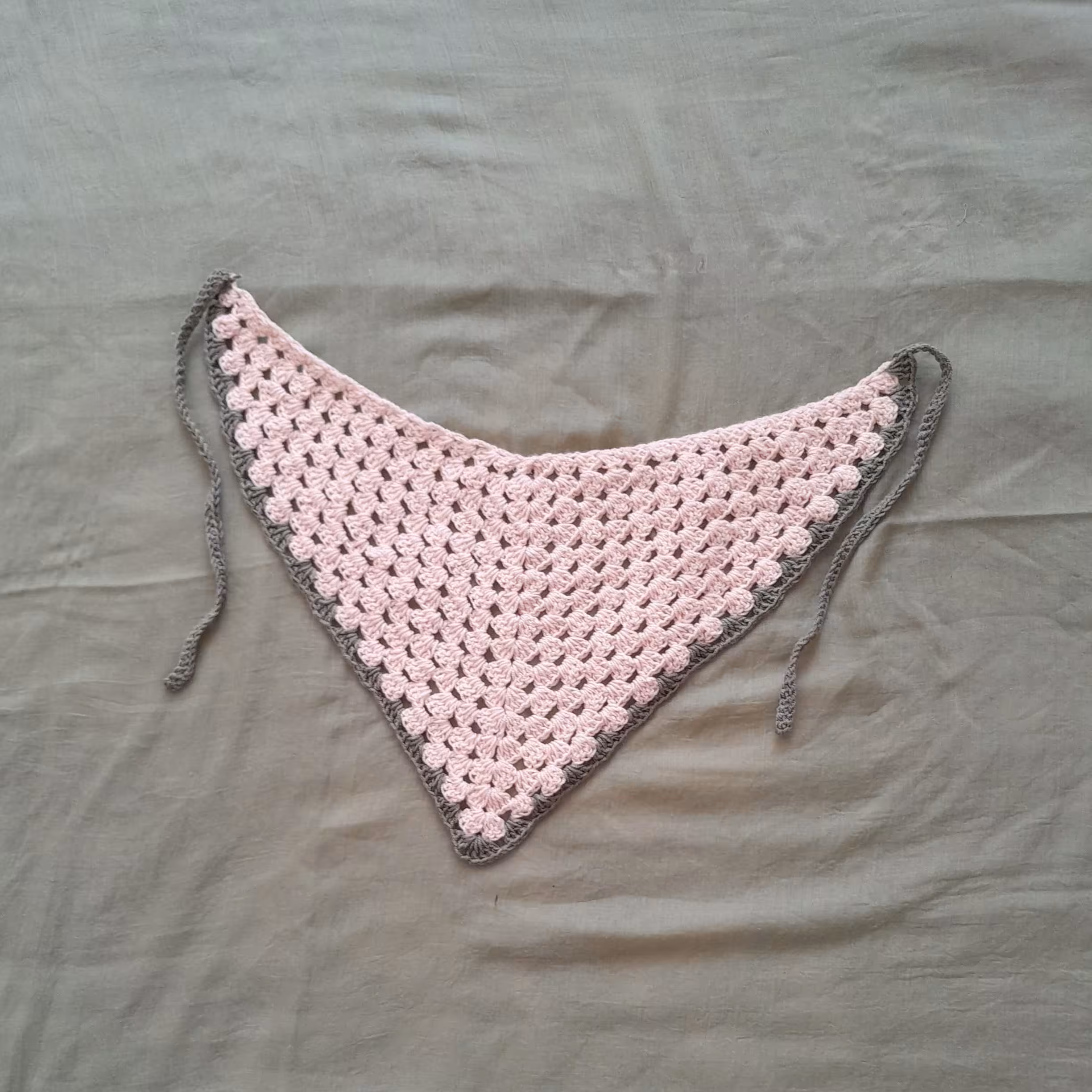 باندانا قلا ب بافی کرم سبز