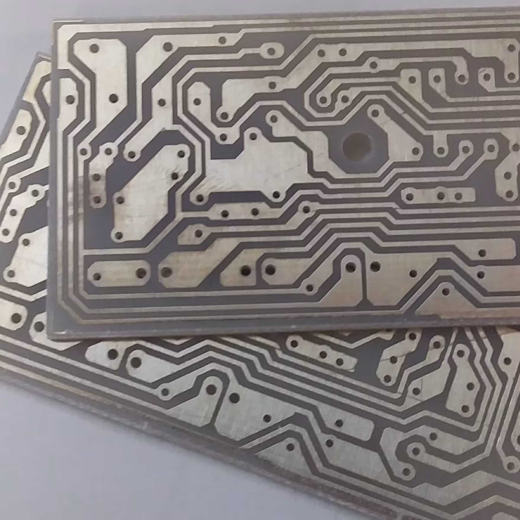 نمونه مدارچاپی ساده بدون سولدر و مارکاژ