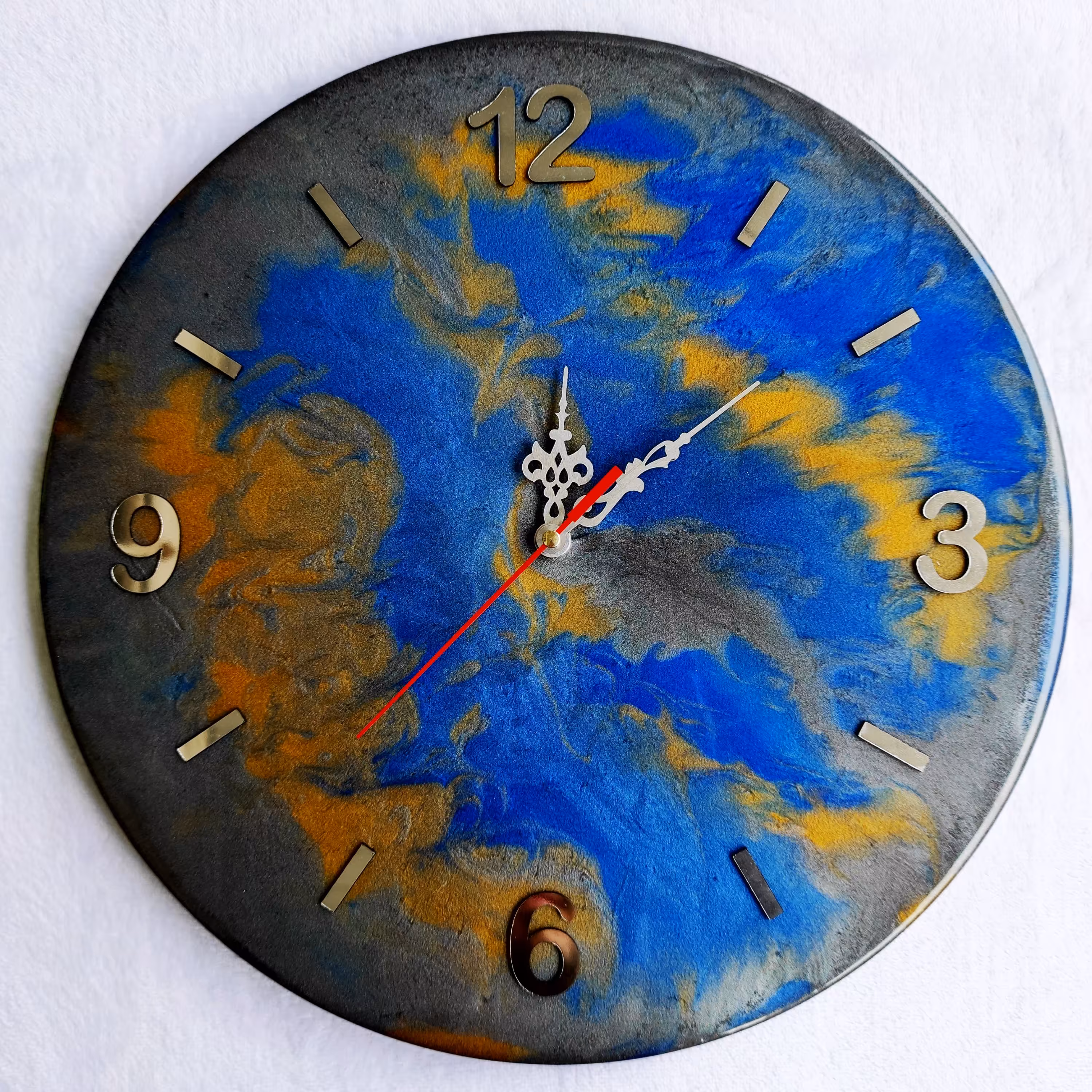 ساعت رزینی دستساز طرح آبی طلایی طوسی