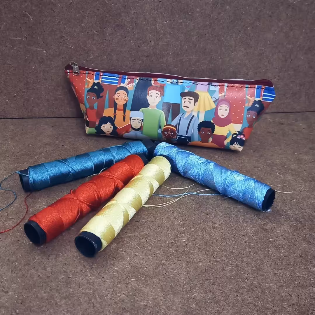 جامدادی قایقی چرم مصنوعی دست دوز درجه یک با طرح فانتزی 