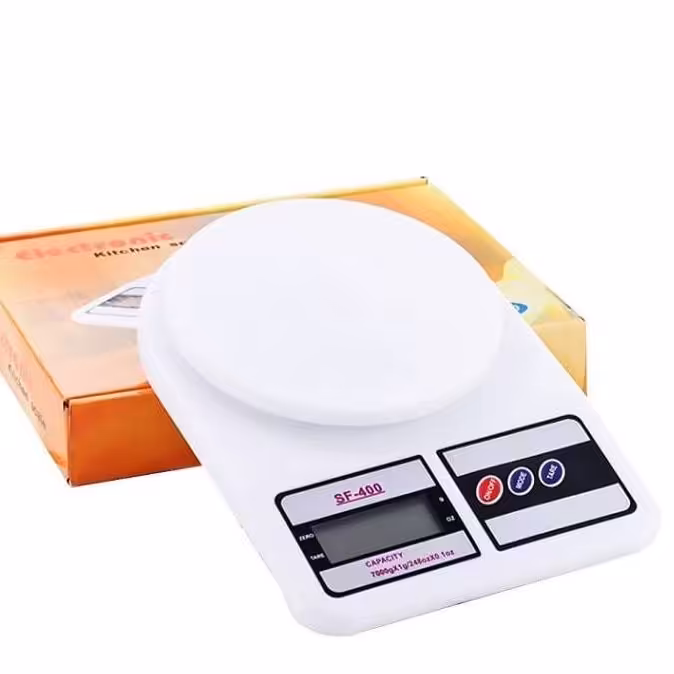 ترازوی اشپزخانه چراغدار ده کیلویی رنگ سفید جعبه زرد