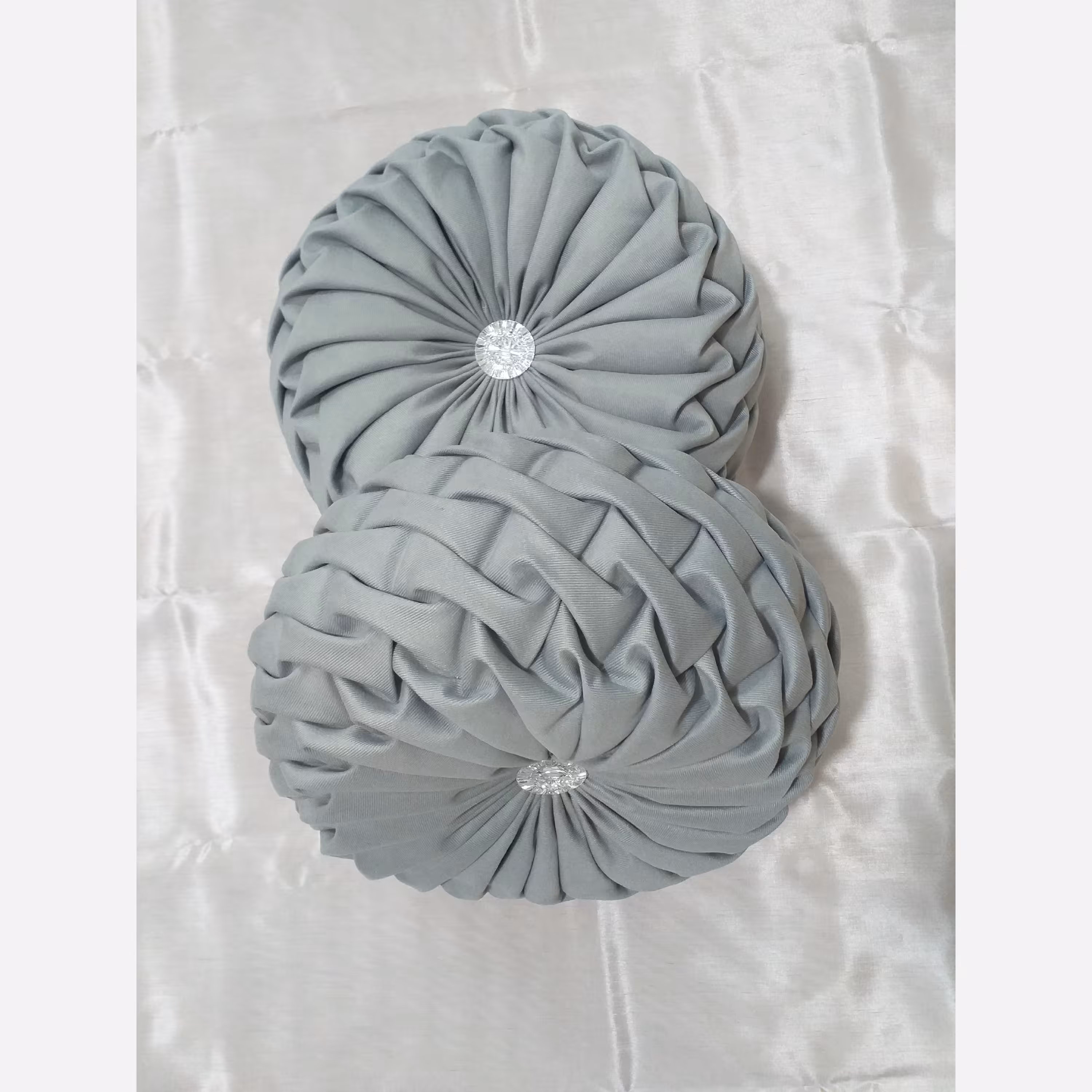 کوسن گرد گریت دوزی رنگ طوسی تک عددی