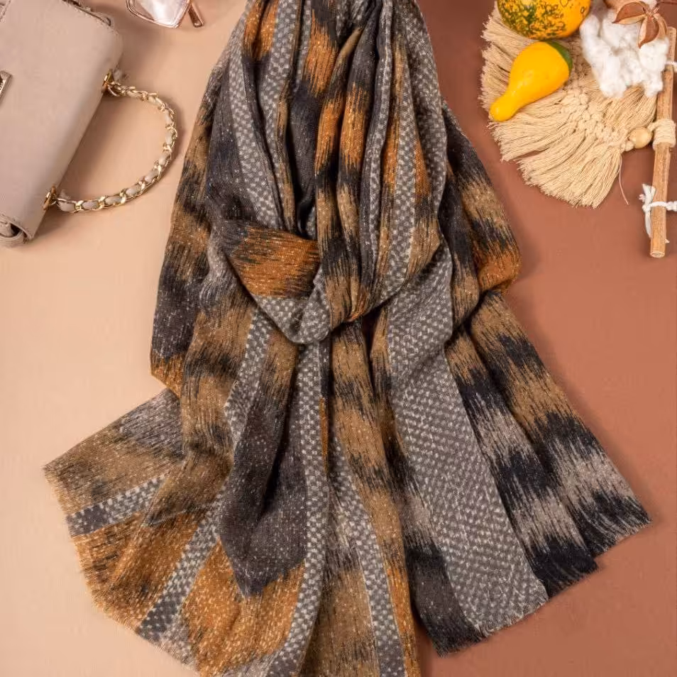 
شال  موهر    گرم و لطیف  
چاپ دورو  
موجود در 3رنگ 
کیفیت بینظیر  