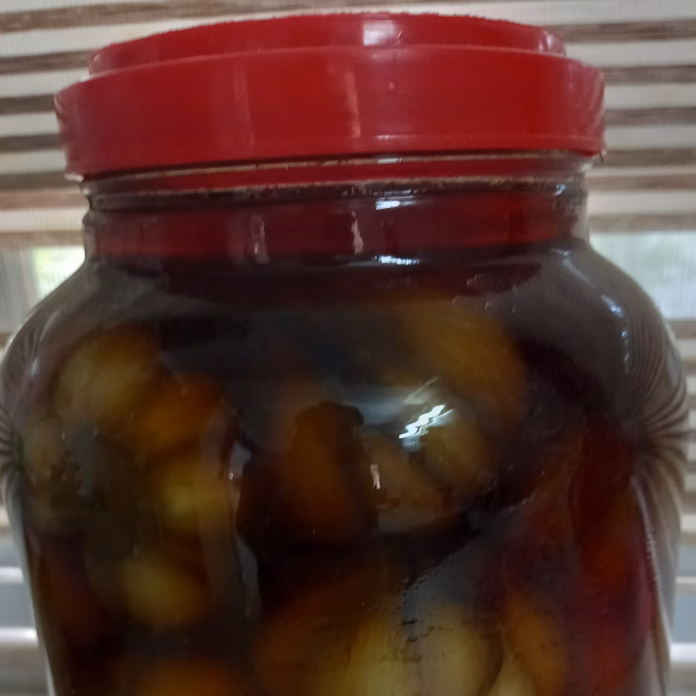 سیرترشی دوساله بسیار خوشمزه ( بسته های یک کیلویی)