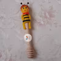 قاشق عسل خوری چوبی فانتزی با عروسک خمیری کاملا ضد آب 