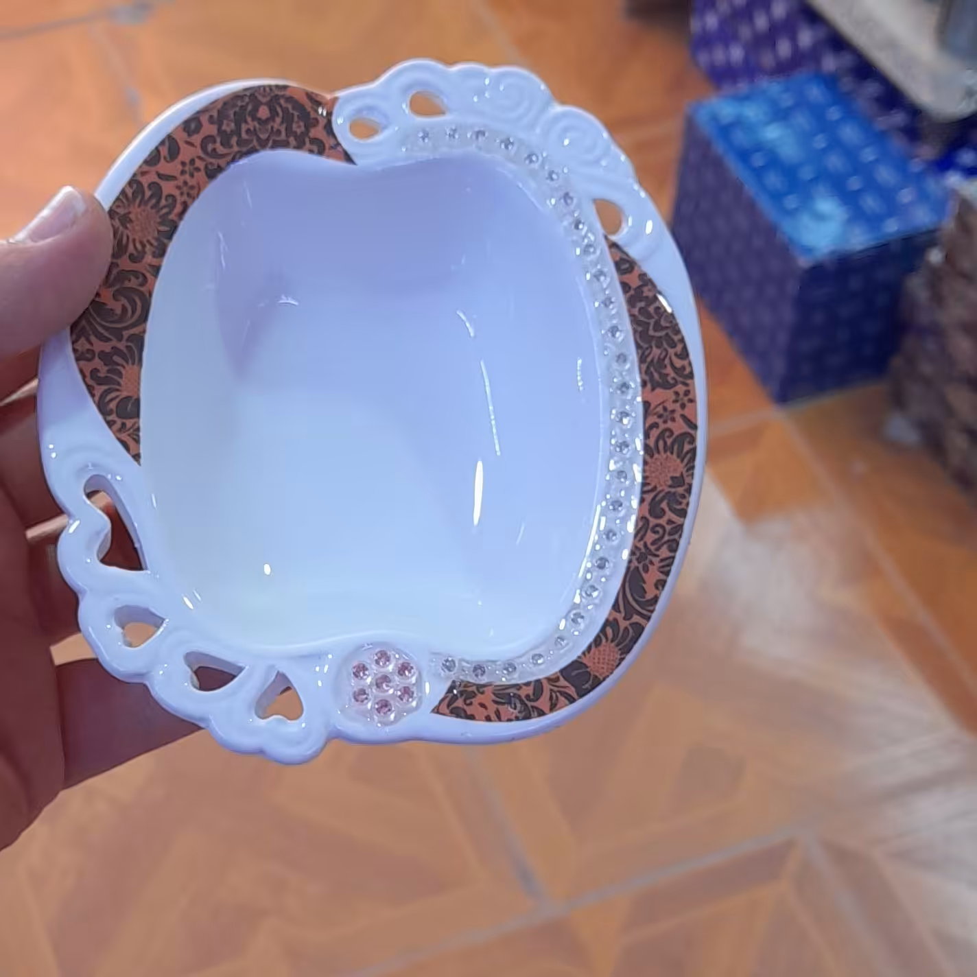 پیاله نگین دار آجیل خوری  سرامیکی طرحدار درجه یک مخصوص کادویی 