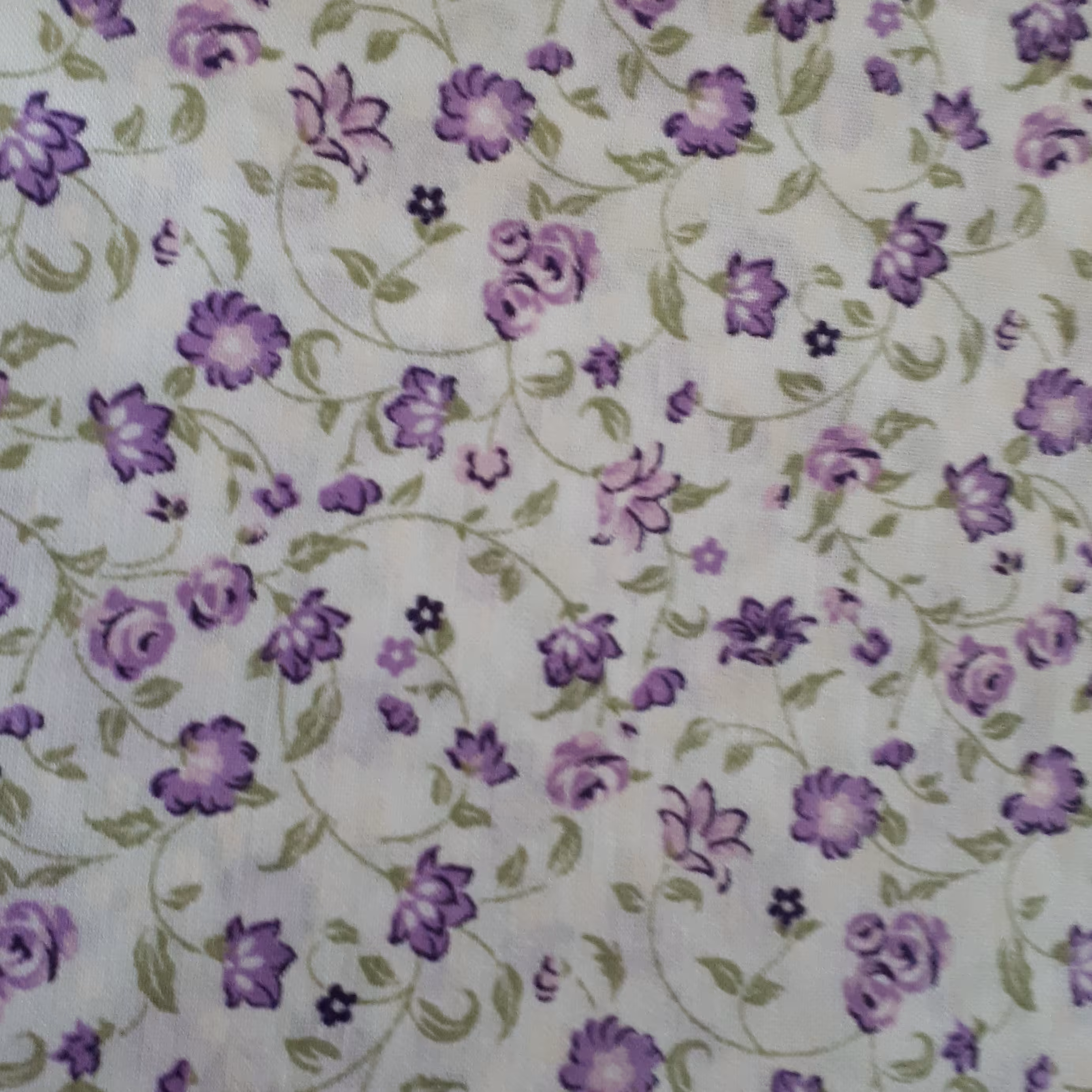 4متر و 75سانتی متر  پارچه چادر نمازی جنس اعلاد طرح گل و برگ (یاسی و بنفش)