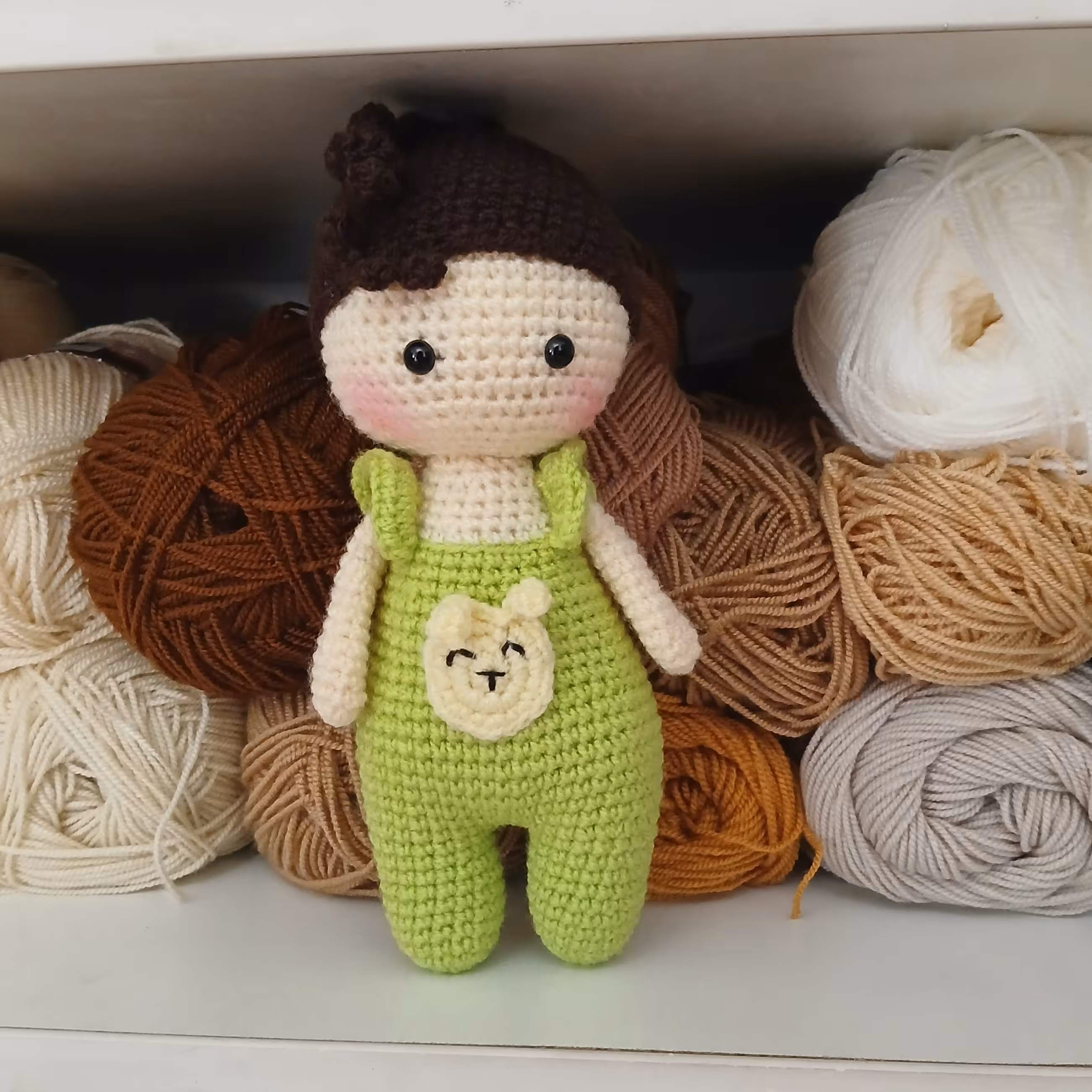 عروسک بافتنی دخترک تپلی 