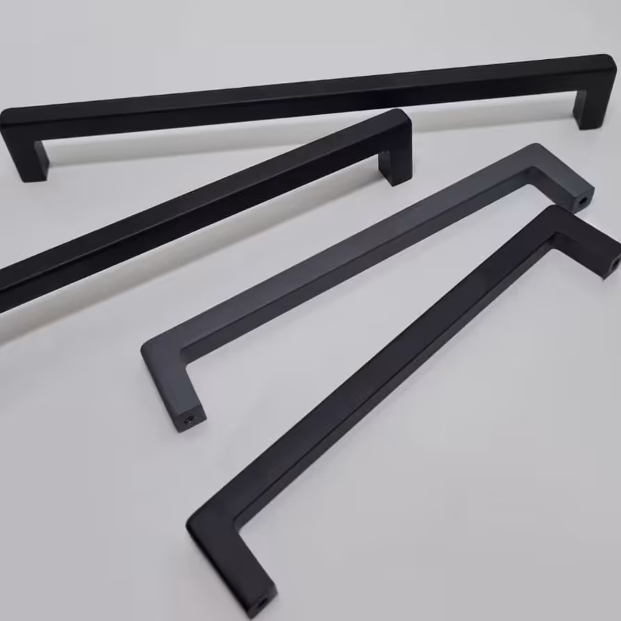 دستگیره مکعبی سایز 224 در رنگ مشکی مات و طوسی رنگ ثابت باپنج سال ضمانت امسال تولید شده