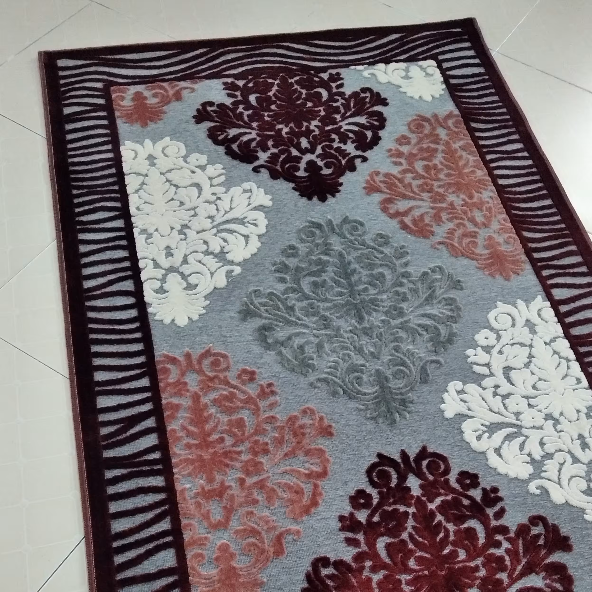 فرش شنل ابریشمی 1 در 1.5 متر طوسی صورتی