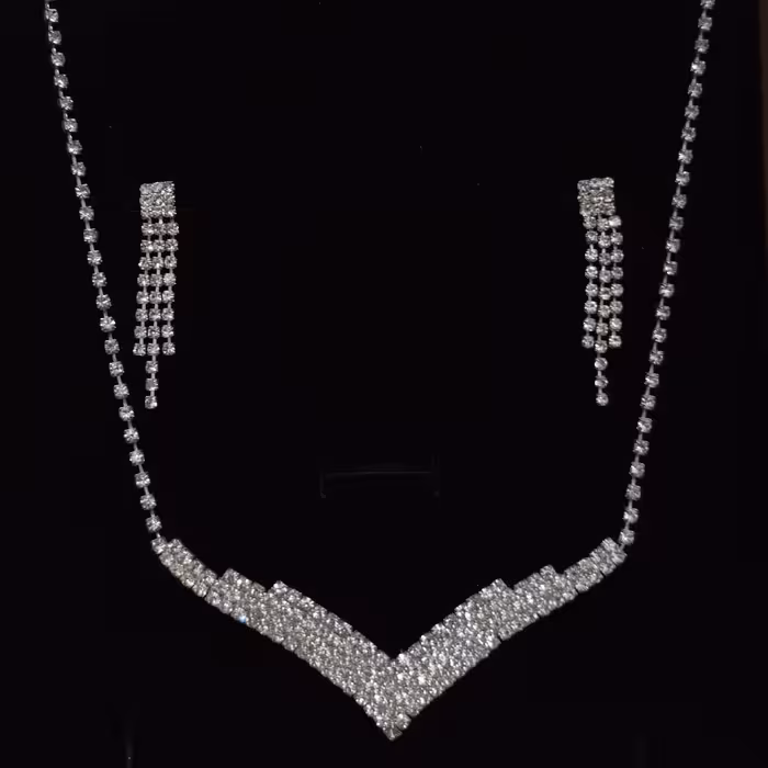 نیم ست گردنبند گوشواره بدلیجات مجلسی کد 8