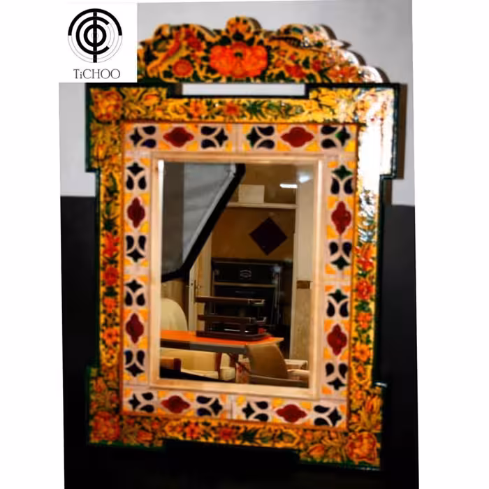 قاب آینه نقاشی با دست سبک دوره صفوی مشبک چوب