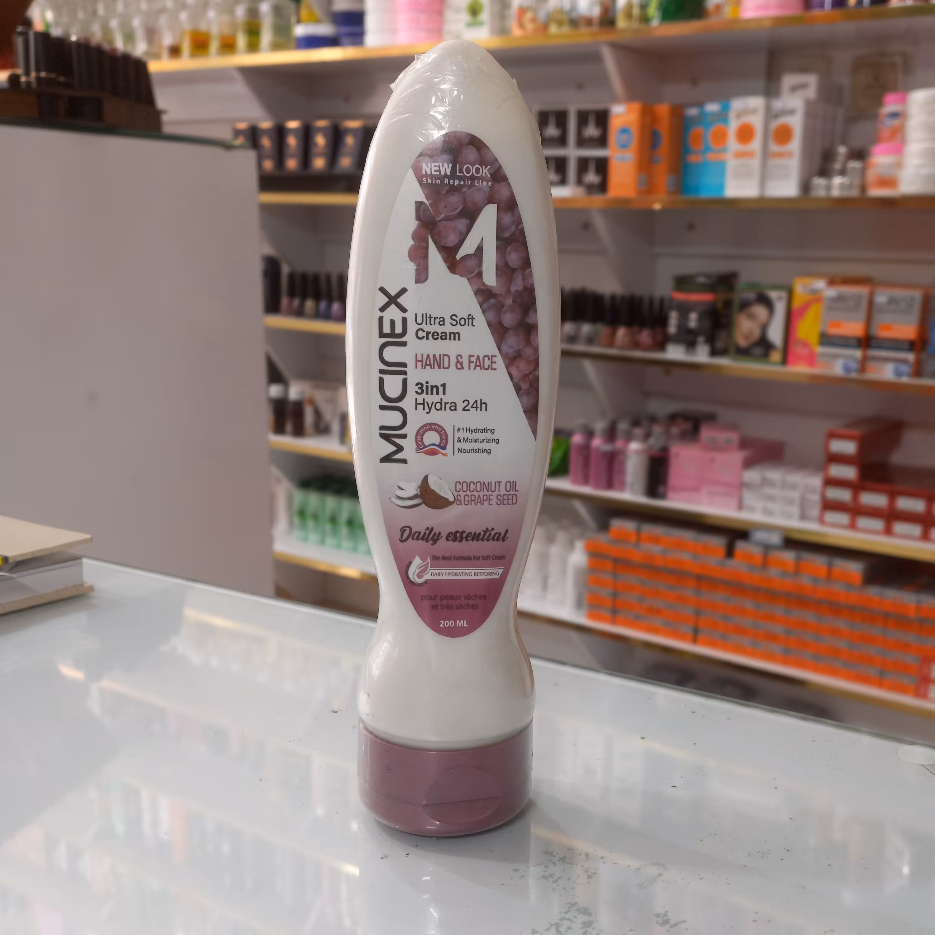 کرم مرطوب کننده و آبرسان ماسینکس(mucinex)