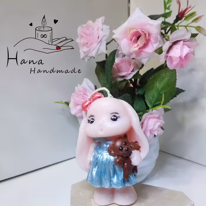 شمع دست ساز طرح خرگوش عروسک به دست