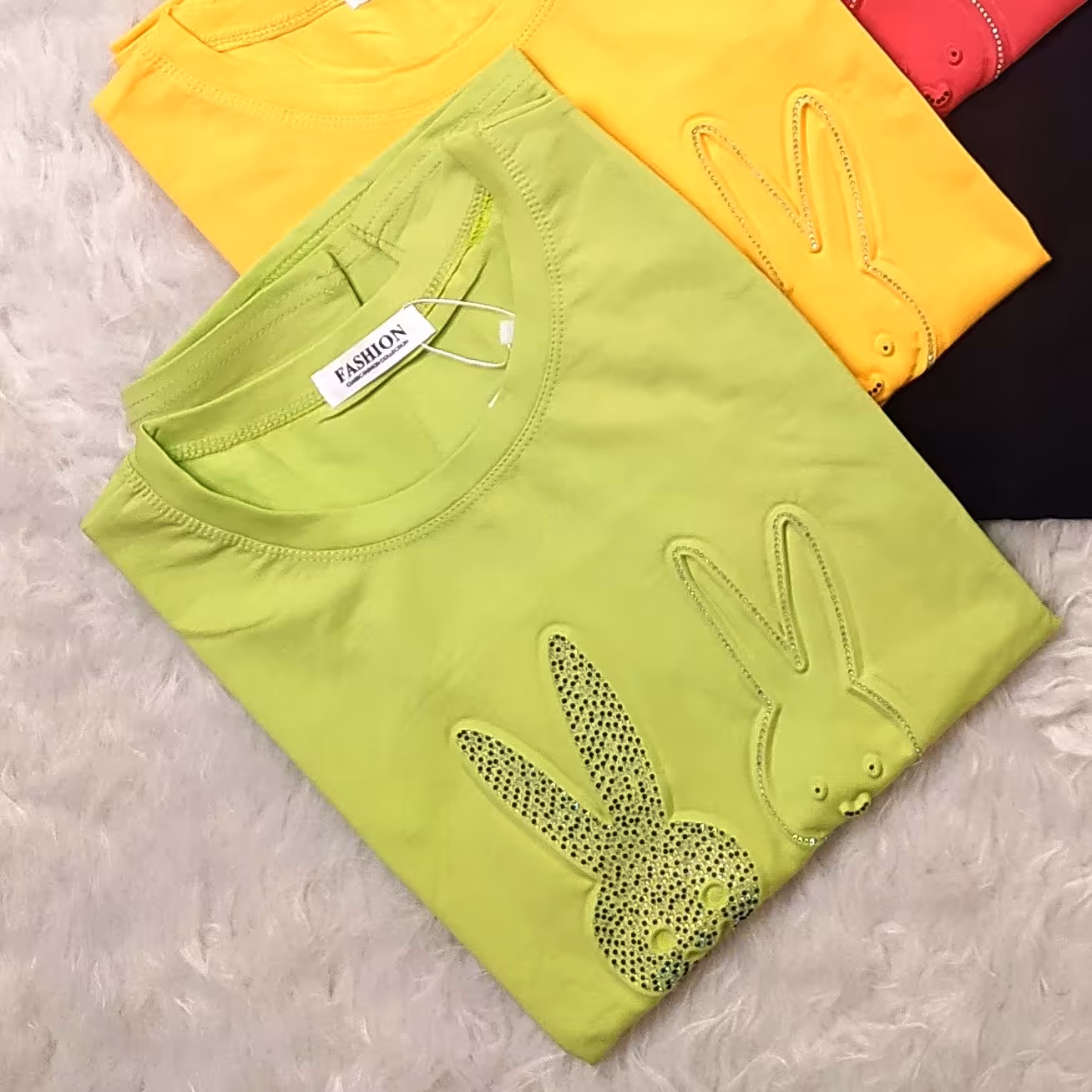 تی شرت نخ و پنبه طرح خرگوش سه بعدی نگین دار 