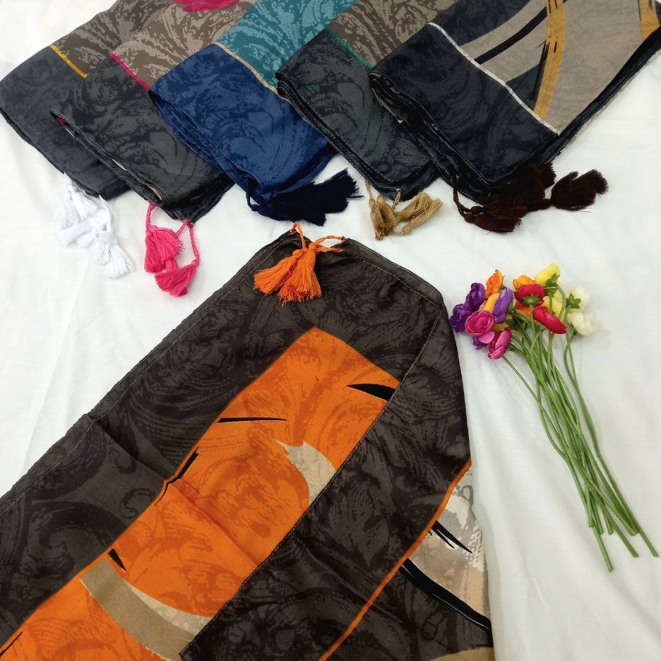 روسری نخی طرحدار