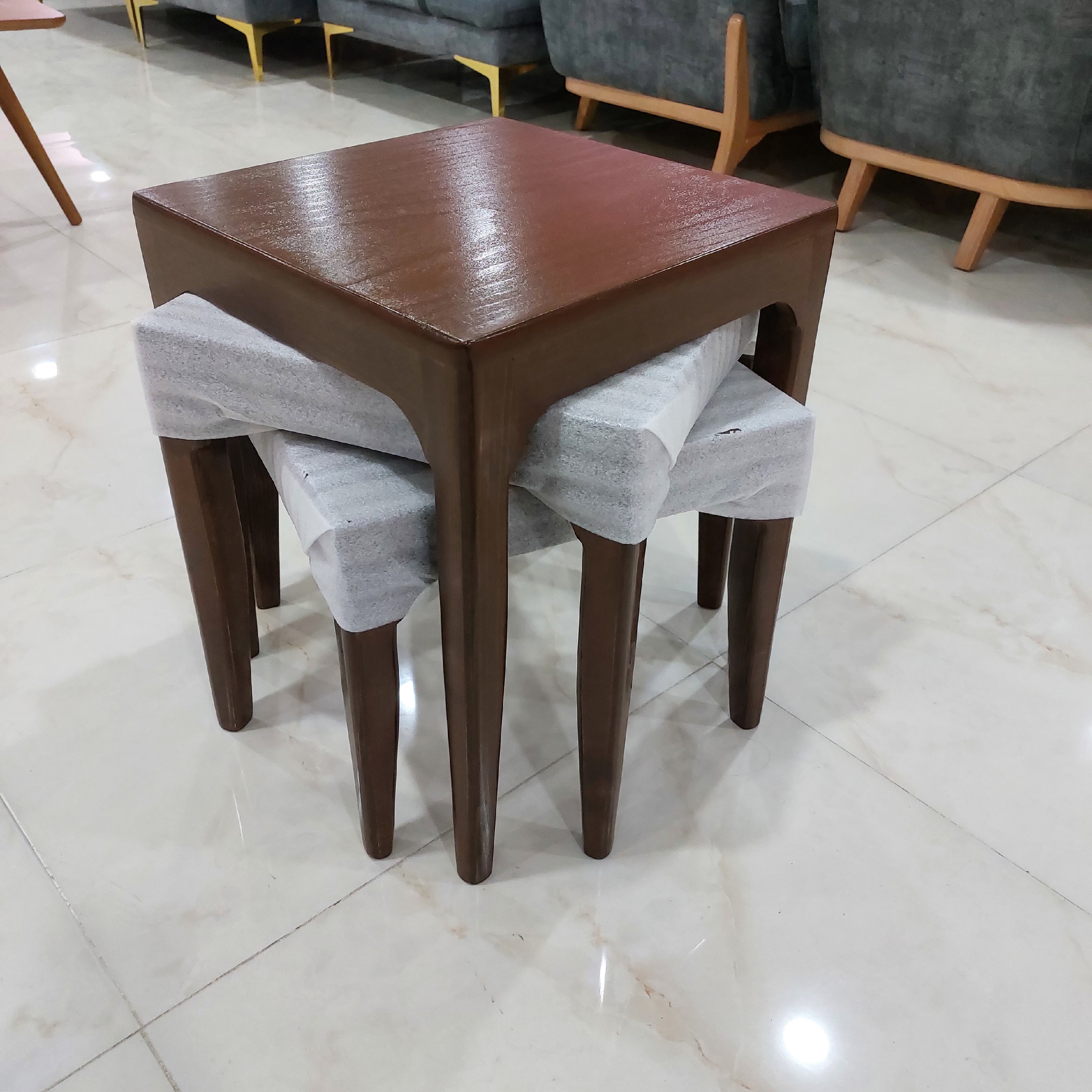 میز عسلی مربعی و کم جا مدل نگار چوب روس میز پذیرایی و کنار مبلی
