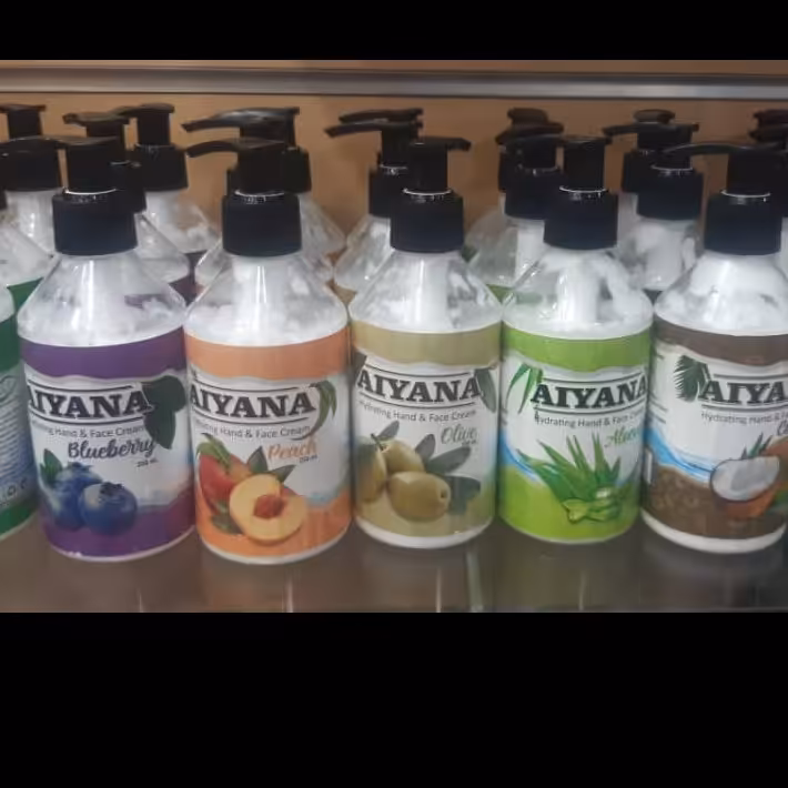 کرم مرطوب کننده دست و صورت آیانا