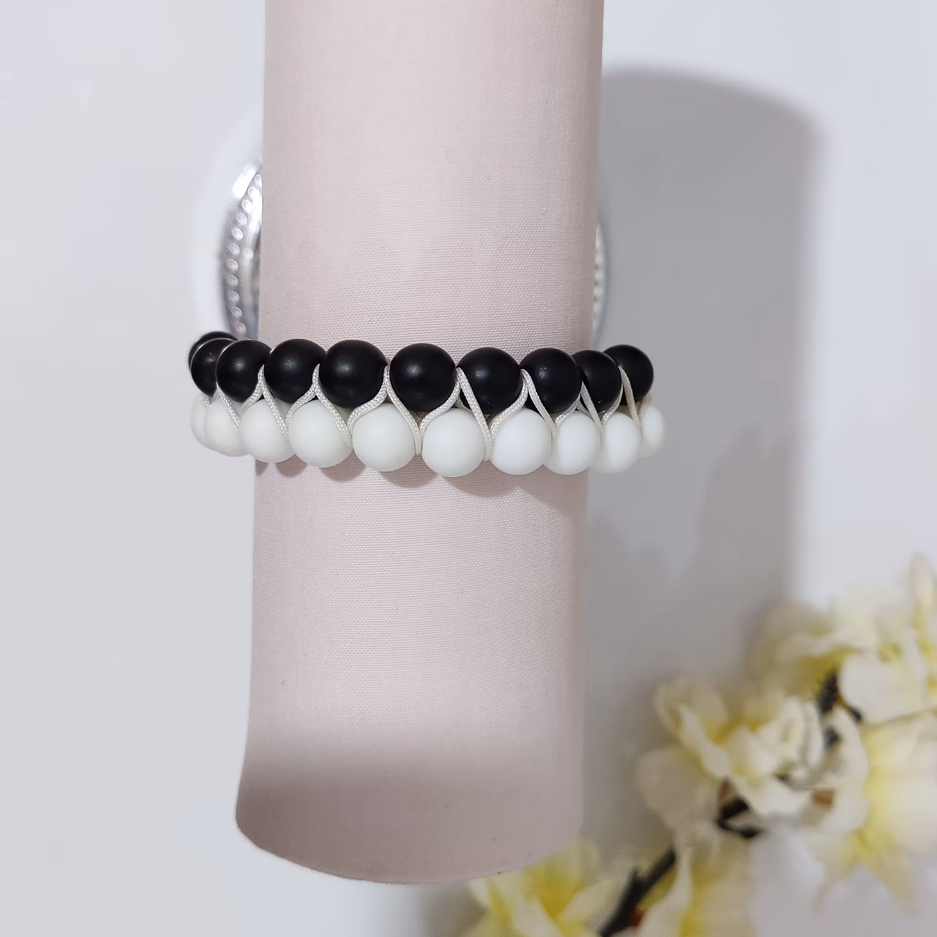 دستبند با مهره اونیکس