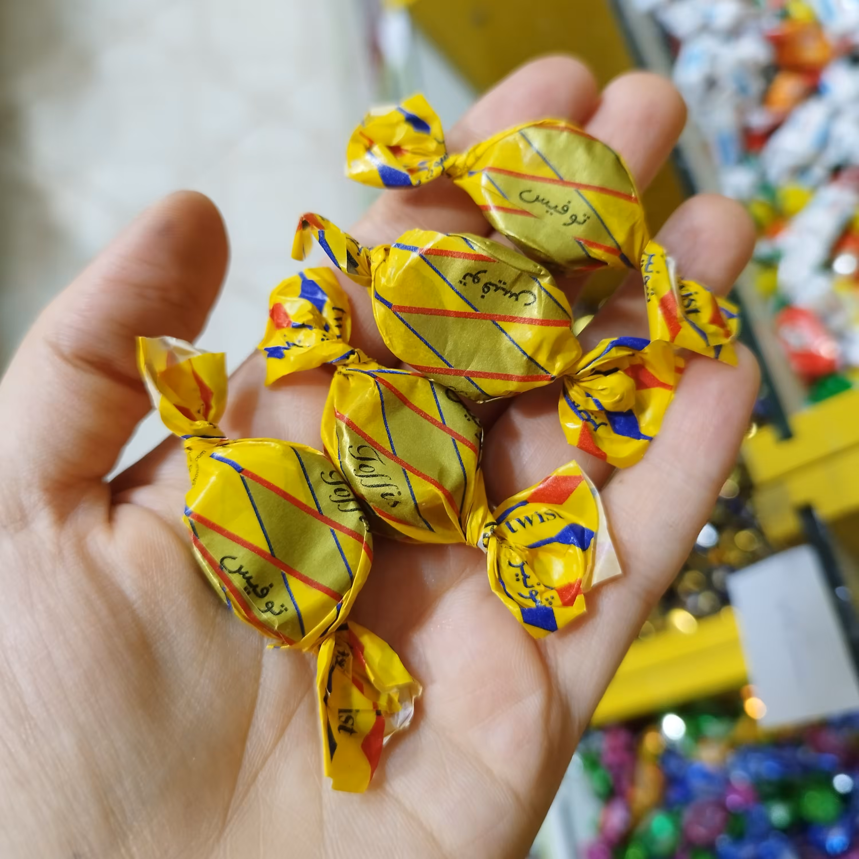 شکلات معروف توفیس شونیز مغز کاکائویی (نیم کیلو)