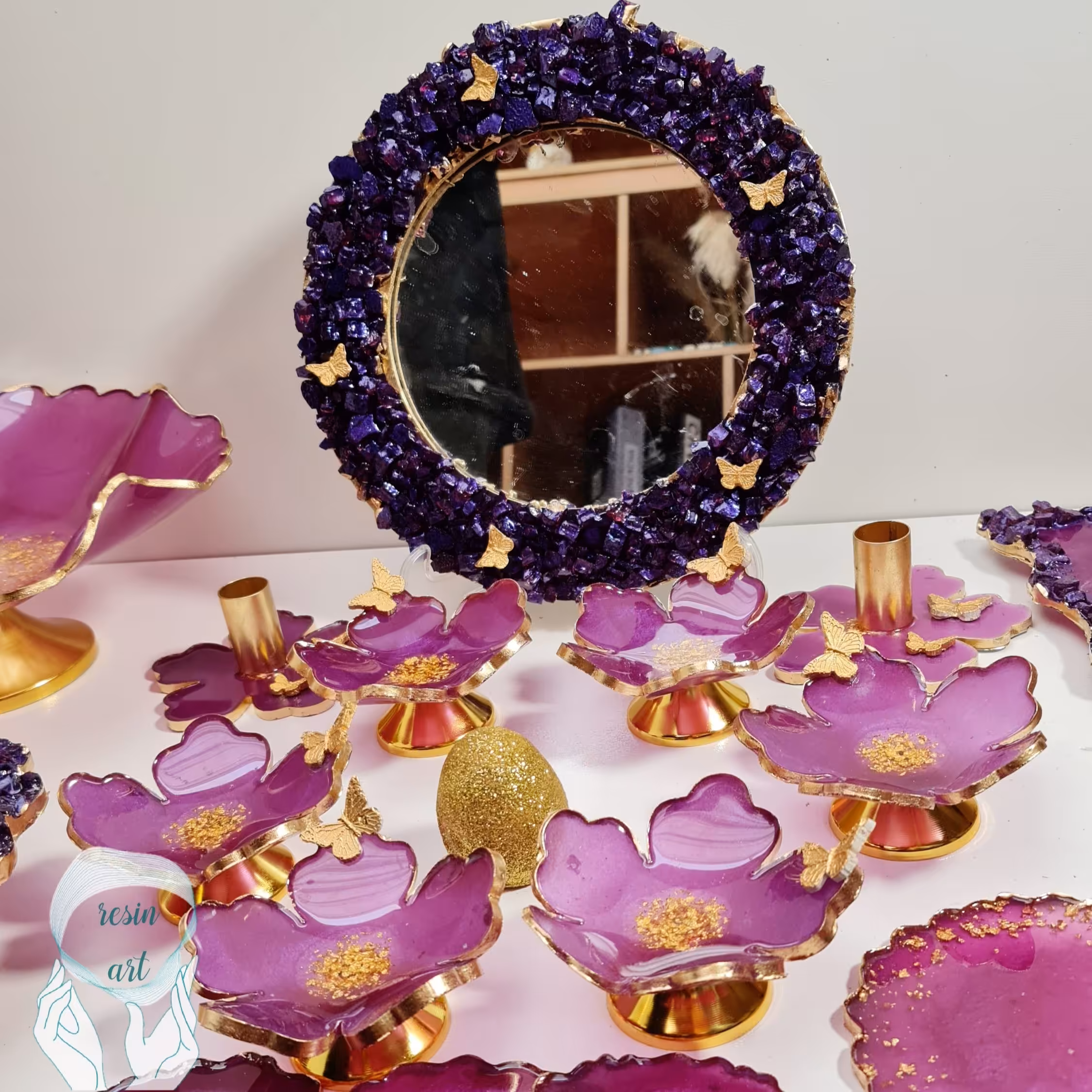 سفره هفتسین رزینی دستساز پیاله آینه شمعدان 9 تکه یک مجموعه خاص بنفش یاسی با تزئین پروانه