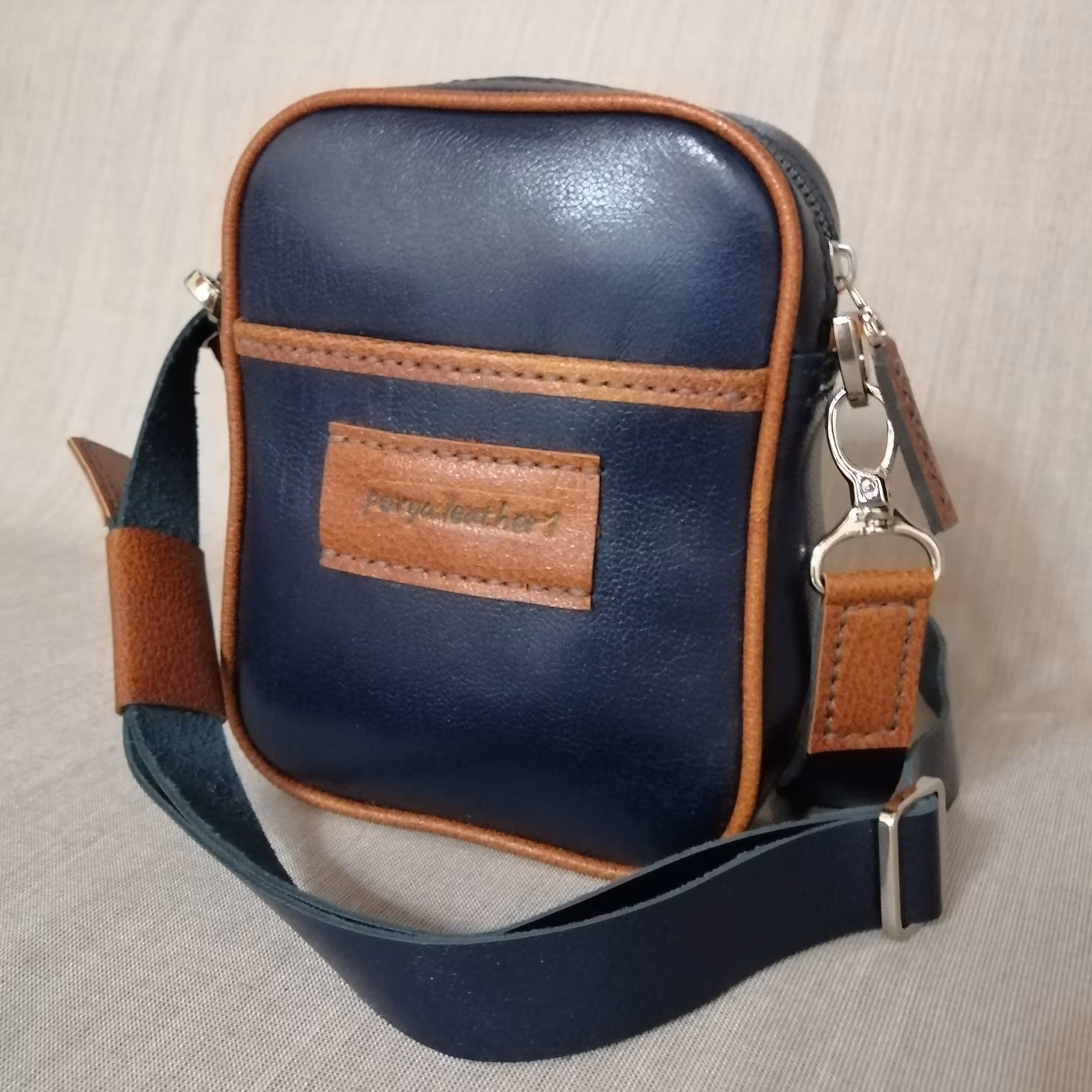 کیف رودوشی چرم طبیعی دست دوز   پریا     کد   pmb 823