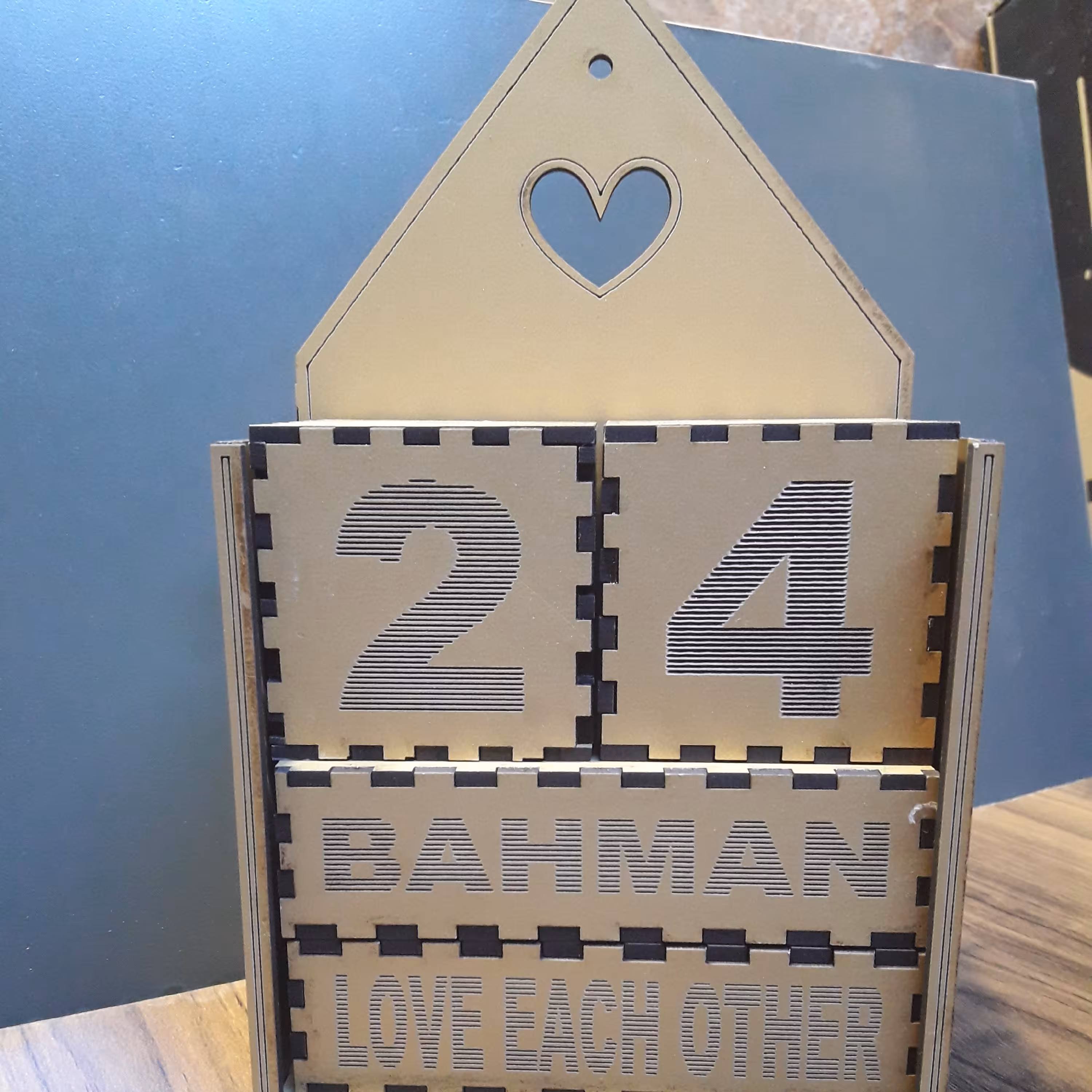 تقویم  رومیزی  مدل مکعب