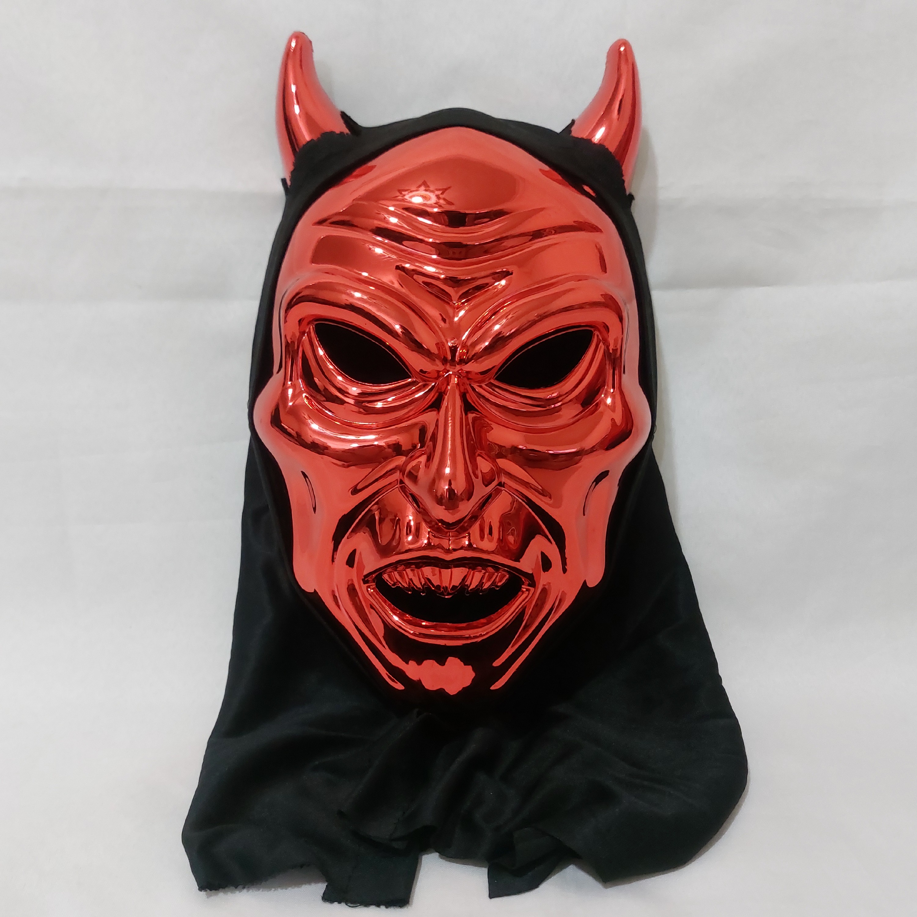 ماسک ترسناک و بسیار با کیفیت شاخدار قرمز