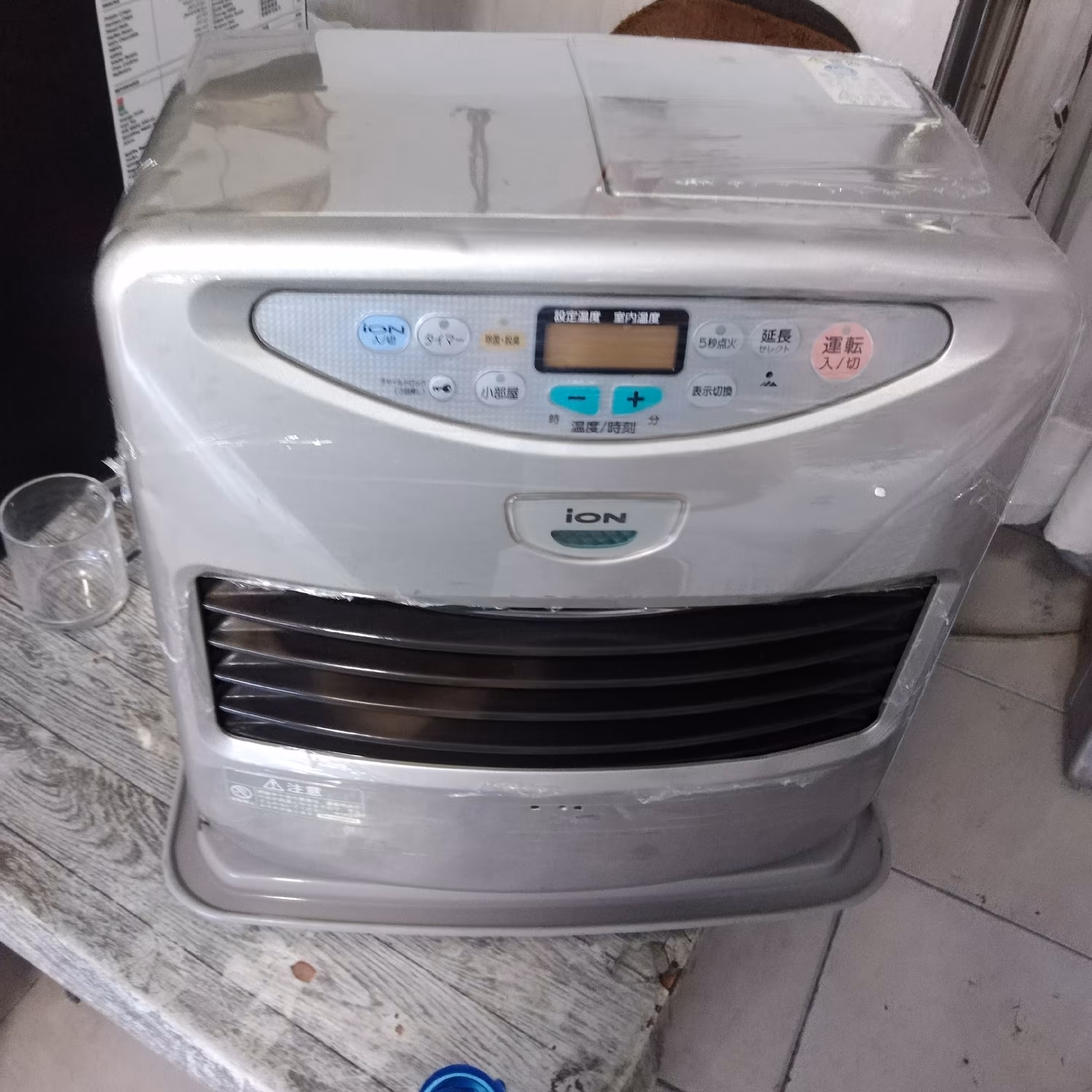 بخاری نفتی برقی ژاپنی بدون فتیله اتوماتیک واسه باغ ویلا روستا و مناطق کوهستانی و ییلاقی و سردسیر 