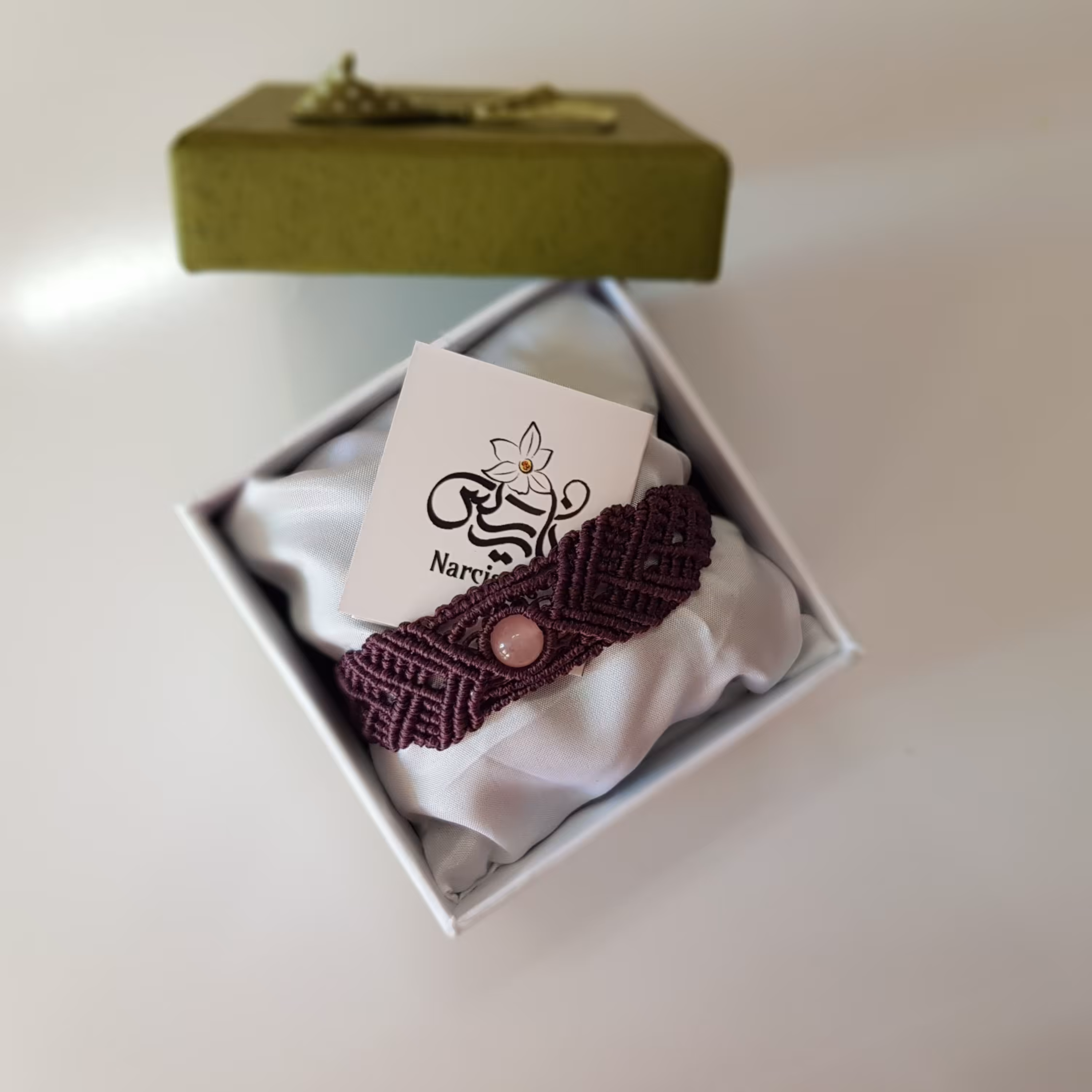 دستبند مکرومه با سنگ