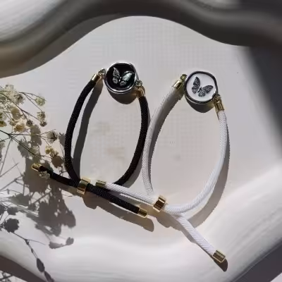 دستنبد کنفی با طرح پروانه مشکی و سفید