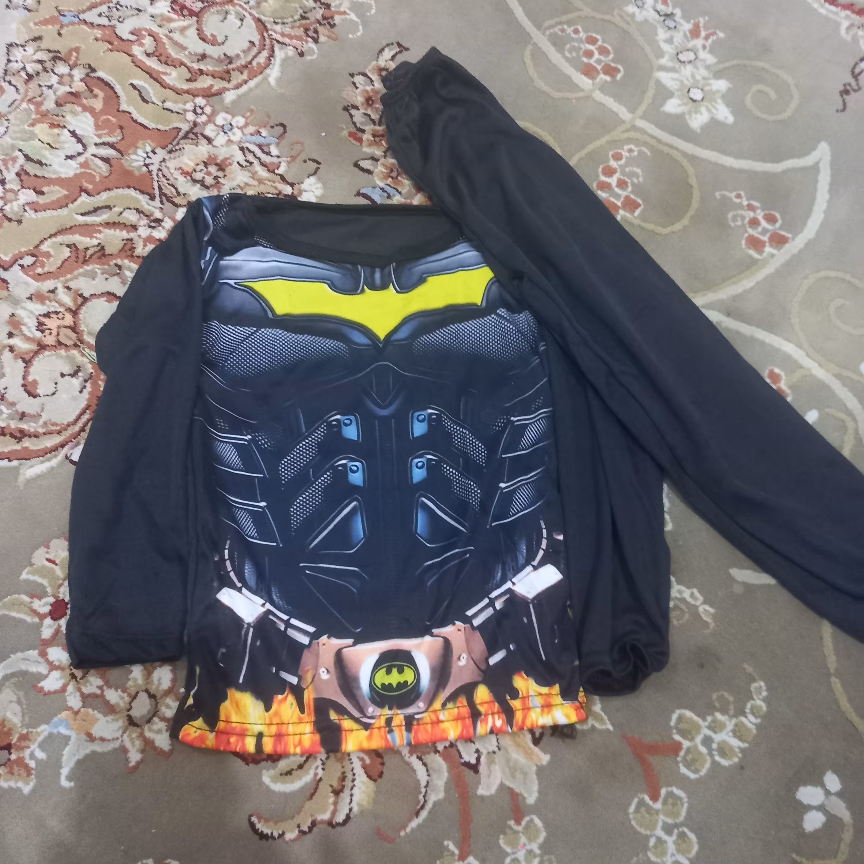 لباس و شلوار بتمن سایز لارج