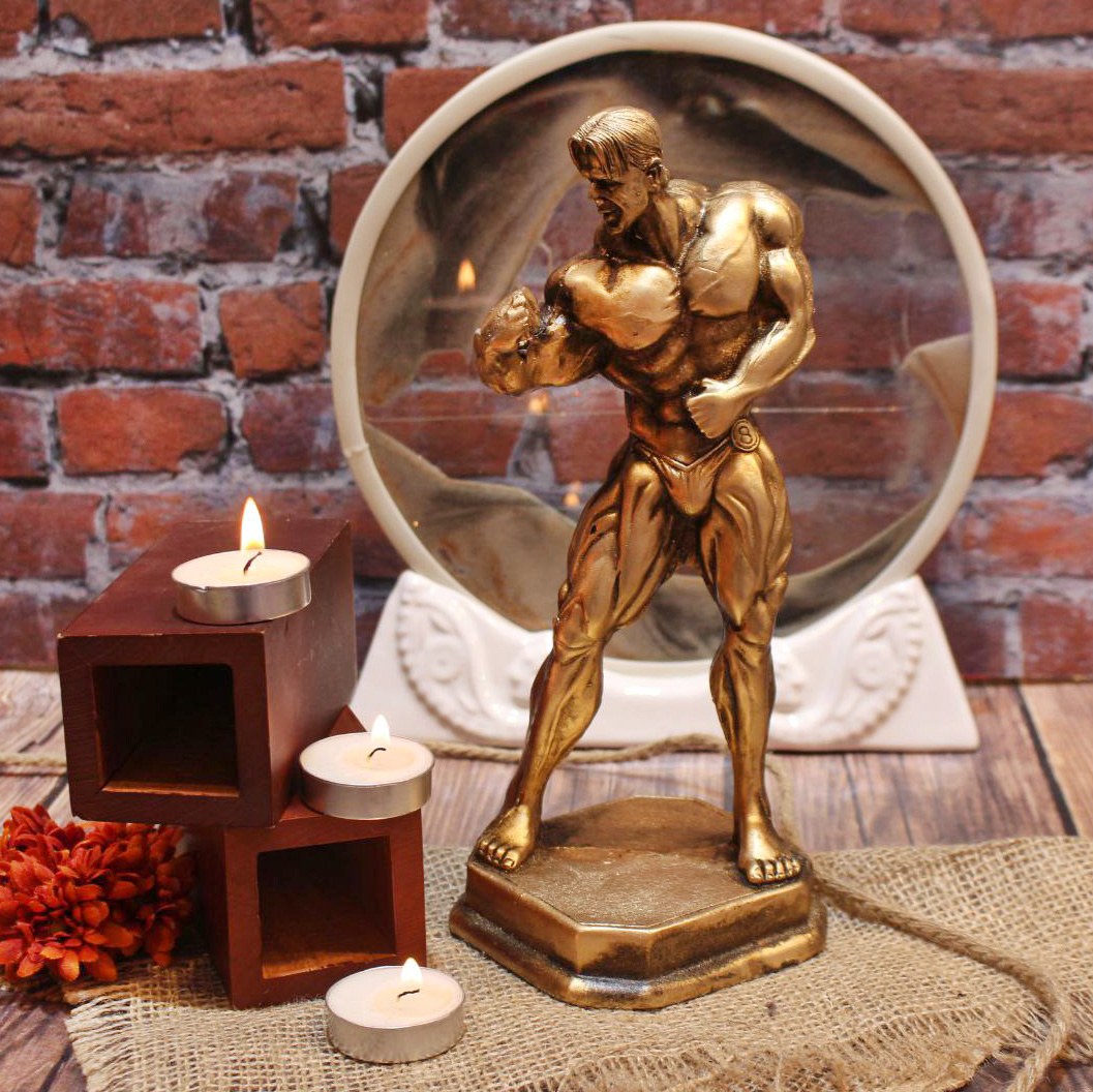 مجسمه ی طرح مرده بدنساز