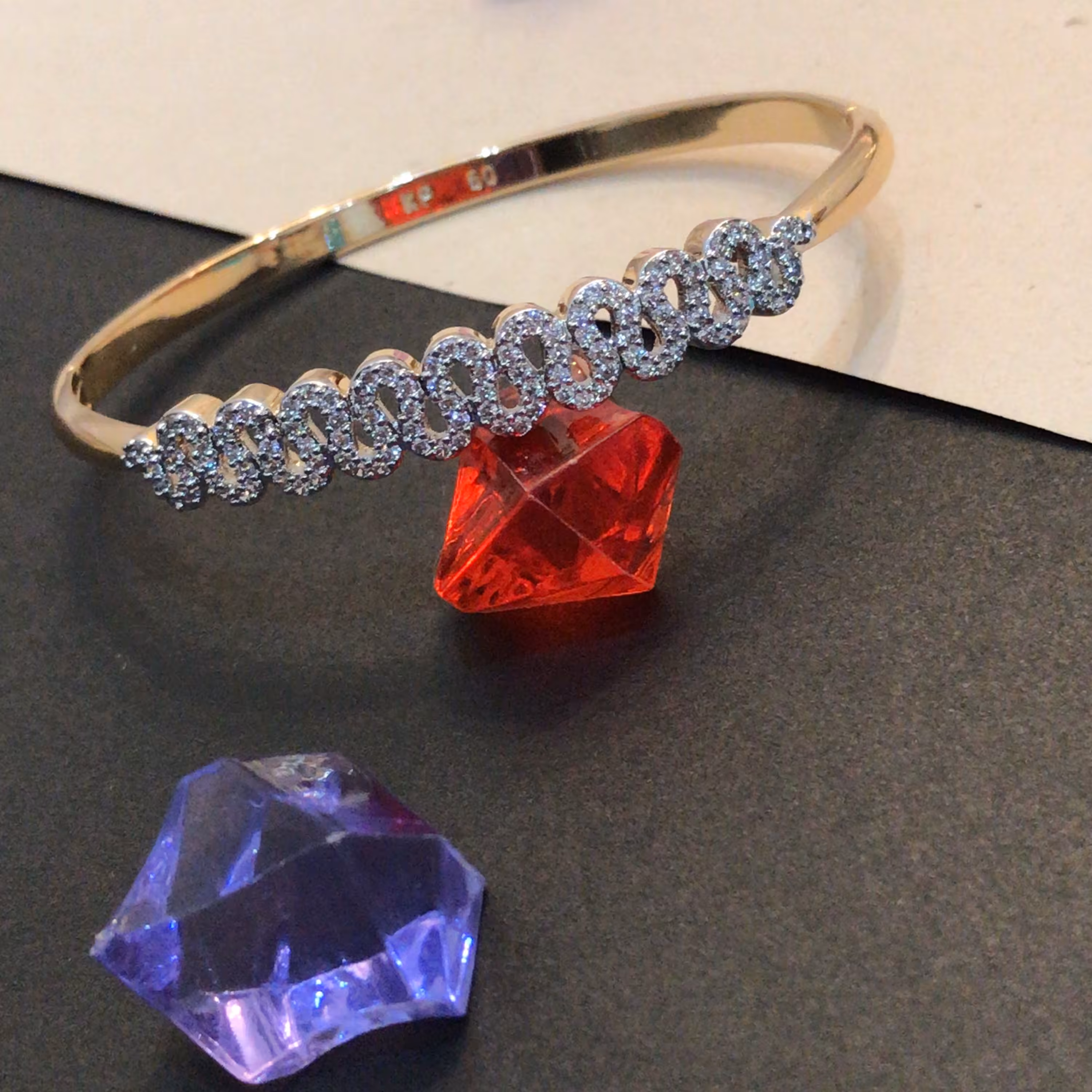 دستبند ژوپینگ نگین دار