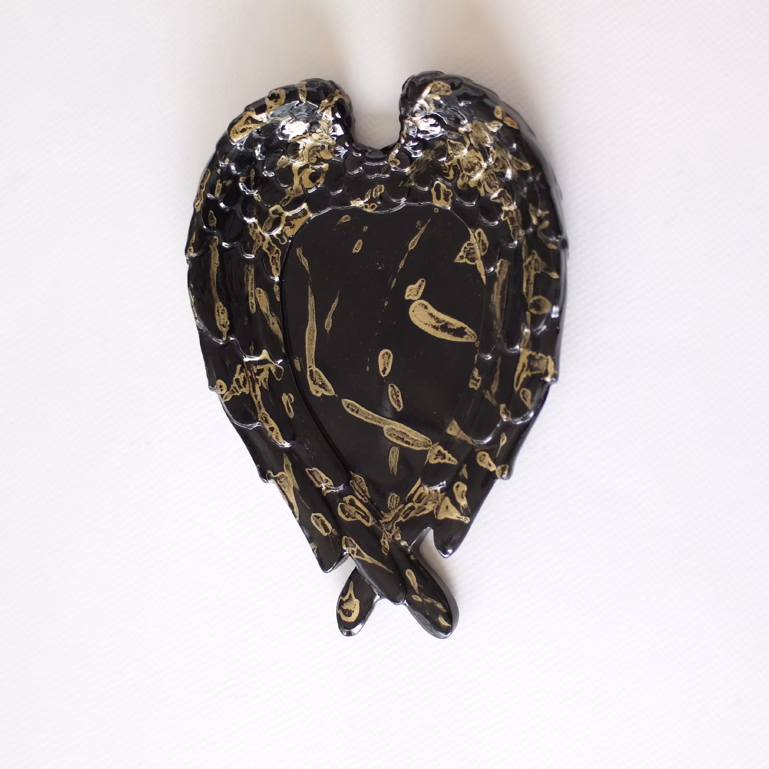 اردوخوری بال فرشته با طرح کهکشان ساخته شده با پودر سنگ متا و پرداخت شده با طرح و نقش کهکشان 